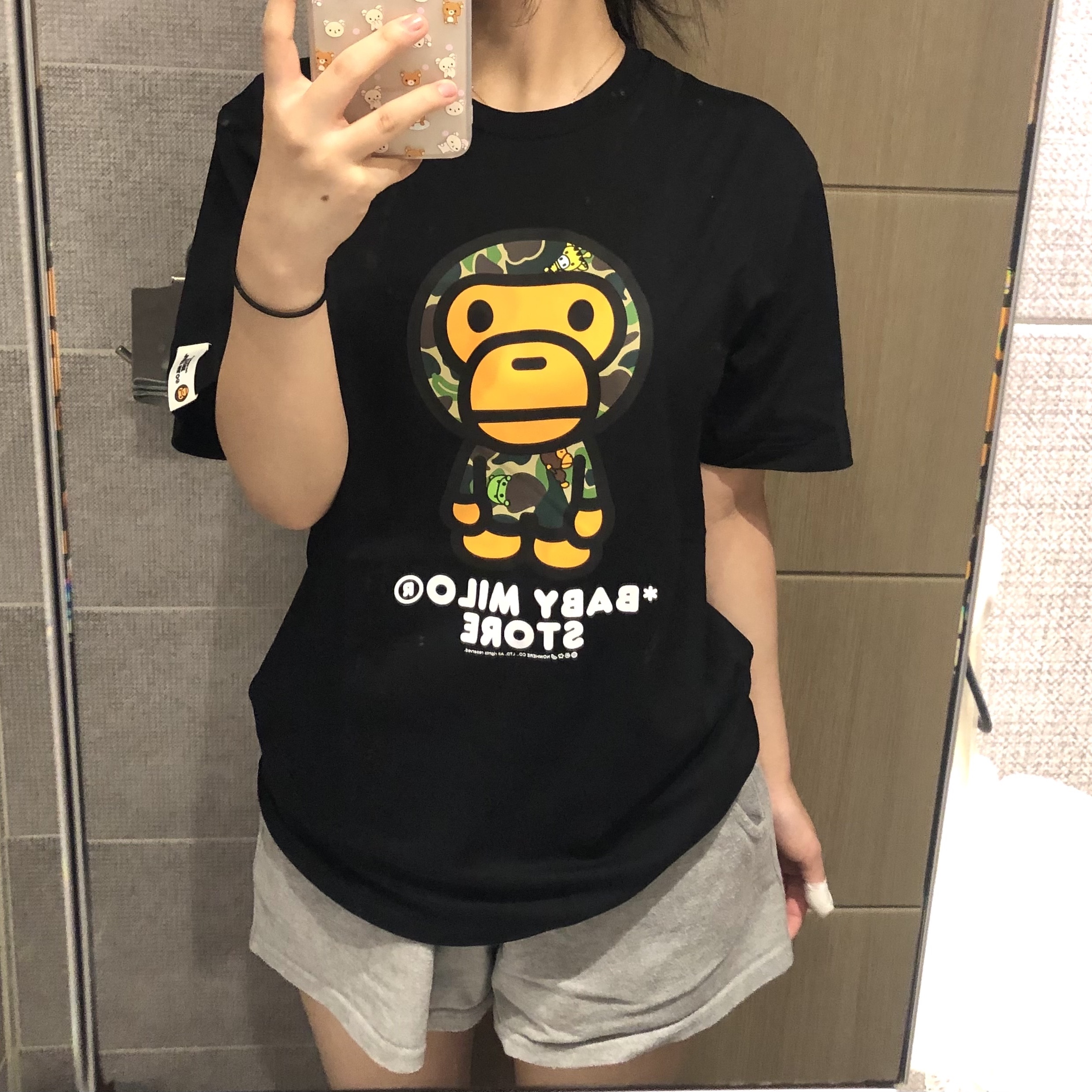 (W) BAPE Milo Regular Fit T-Shirt Black 착용 스타일