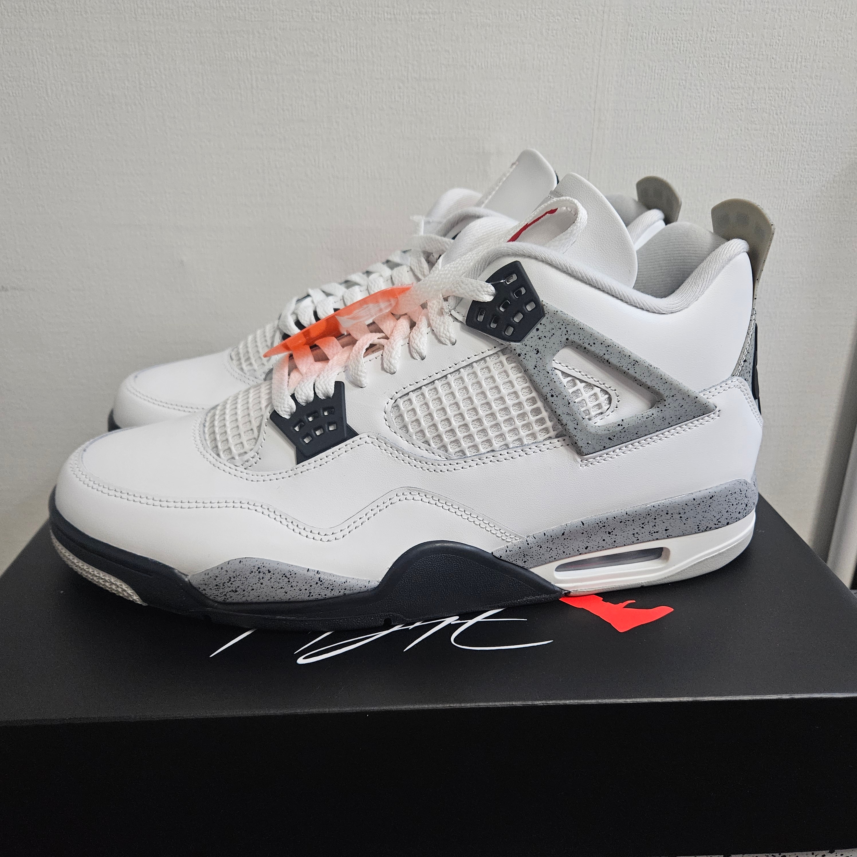 Jordan 4 Retro OG White Cement 2025 착용 스타일