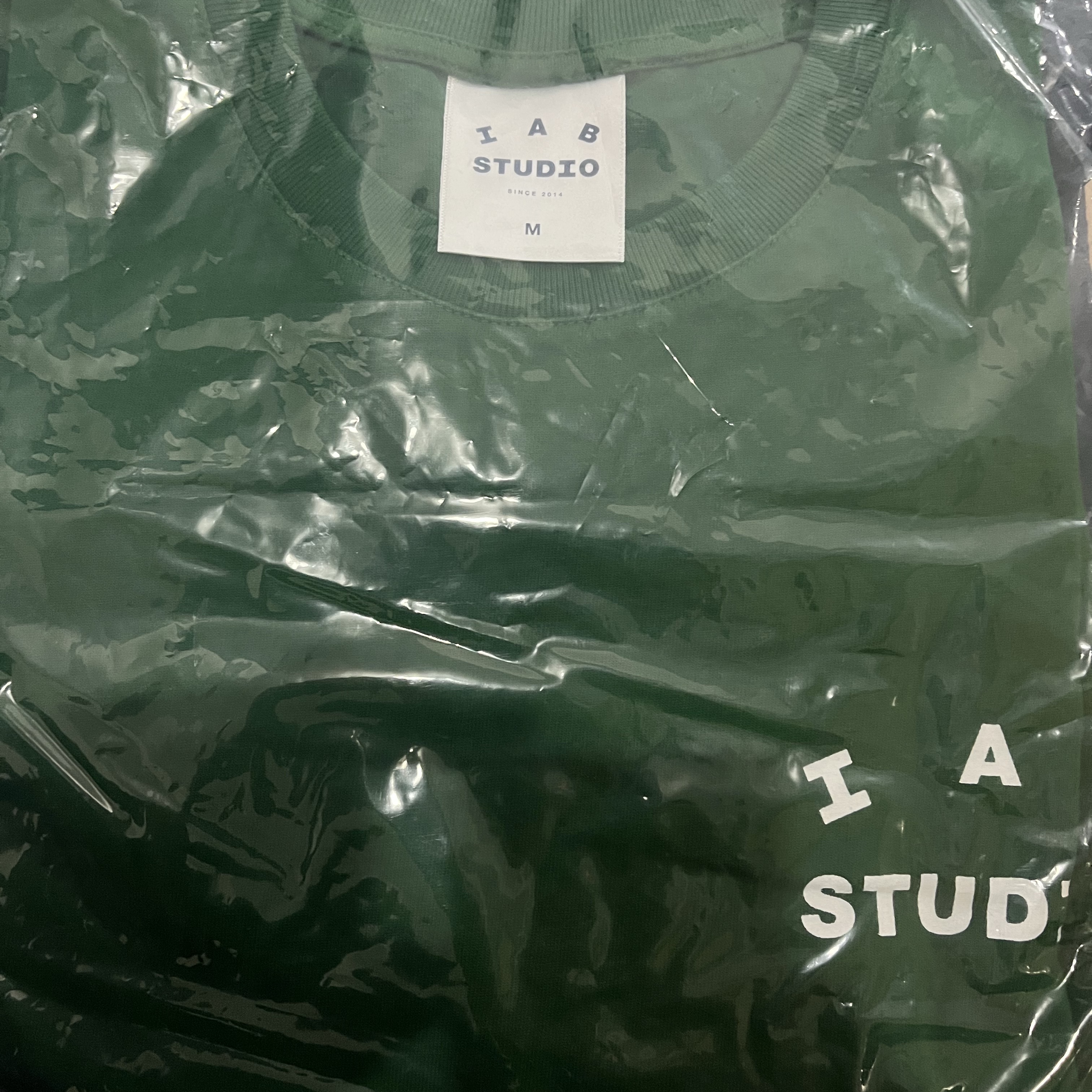 IAB Studio T-Shirt Green - 22FW 착용 스타일
