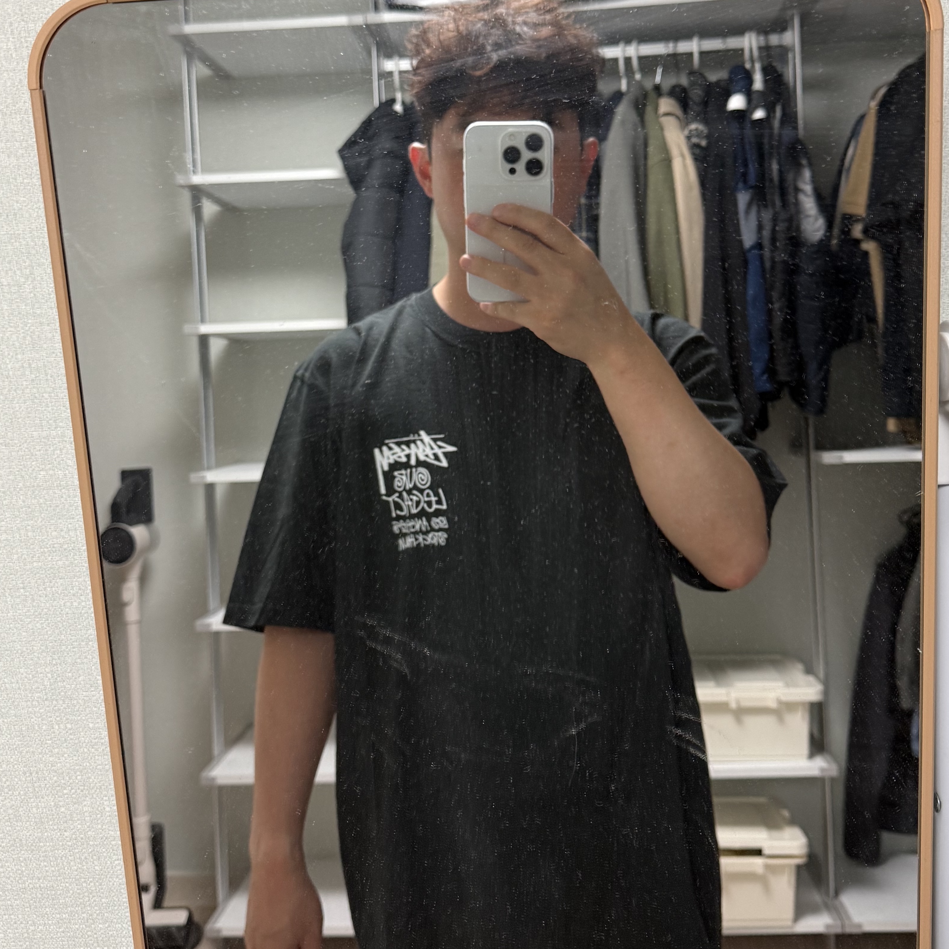 Stussy x Our Legacy Surfman Pigment Dyed T-Shirt Black 착용 스타일 - 1