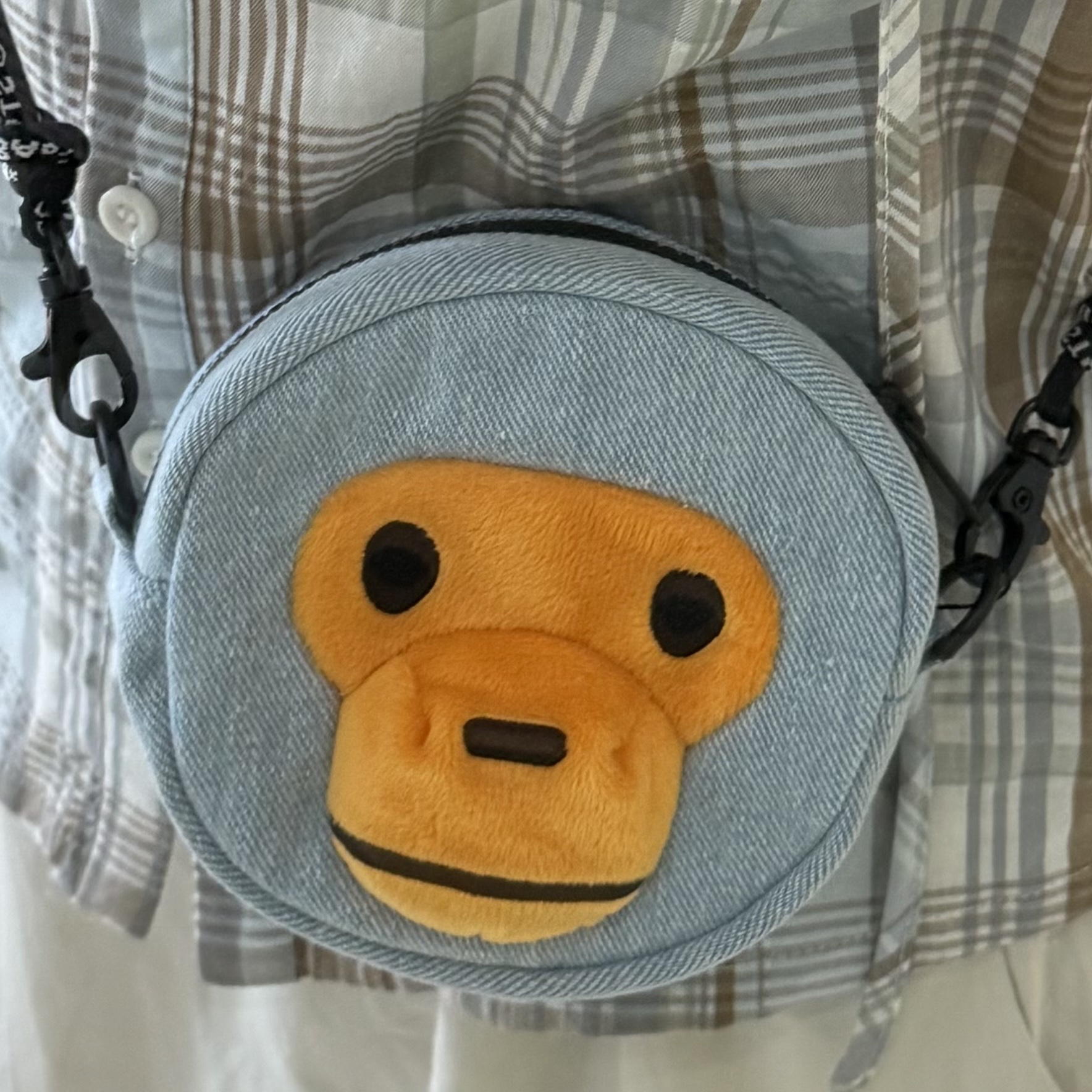 BAPE Baby Milo Denim Small Cross Bag Light Indigo 착용 스타일 - 3