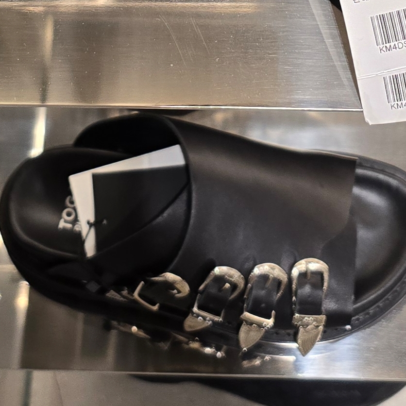 Toga Pulla AJ1304 Leather Black - 25SS 착용 스타일