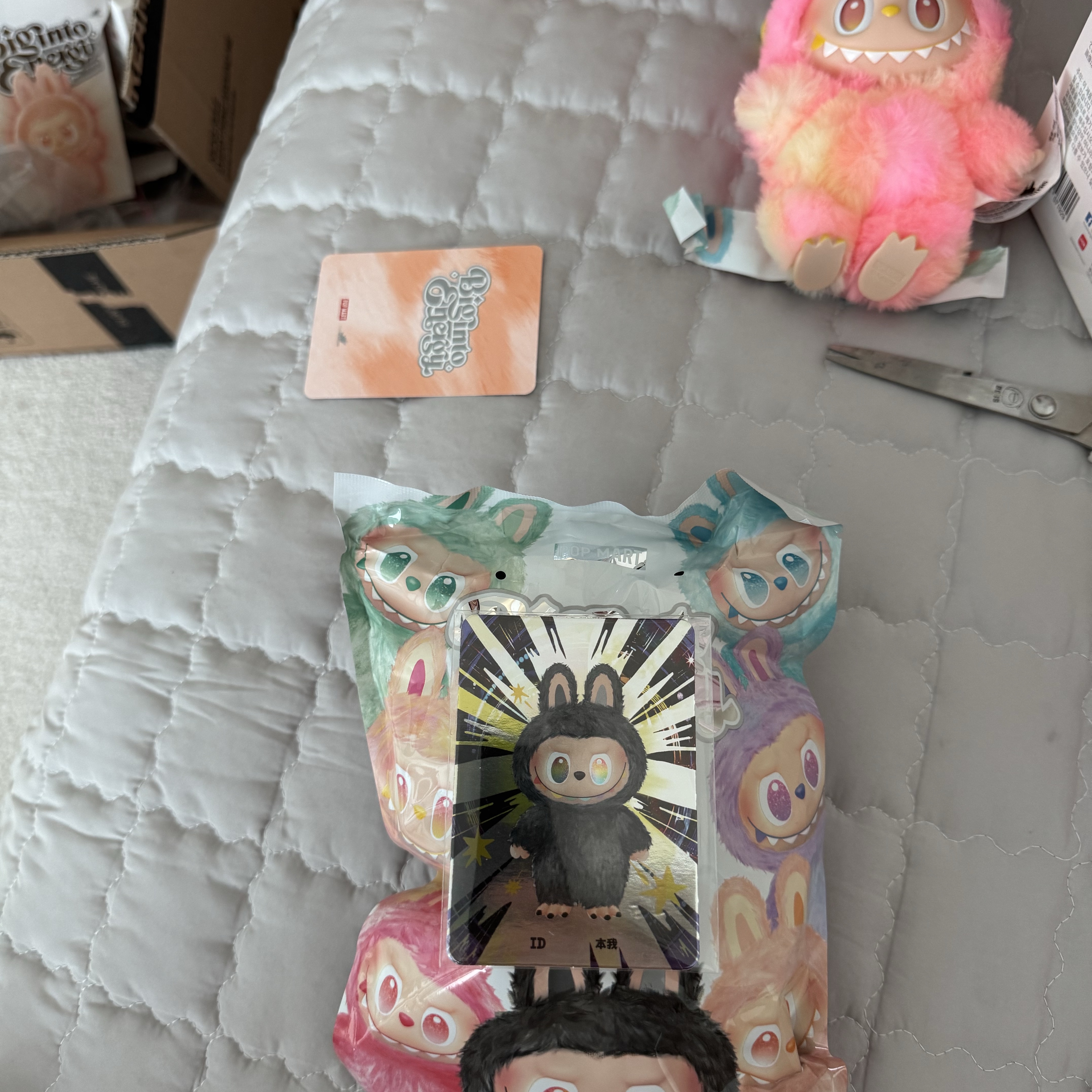Pop Mart Labubu The Monsters Highlight Series Sealed Case (6 Blind Boxes) 착용 스타일