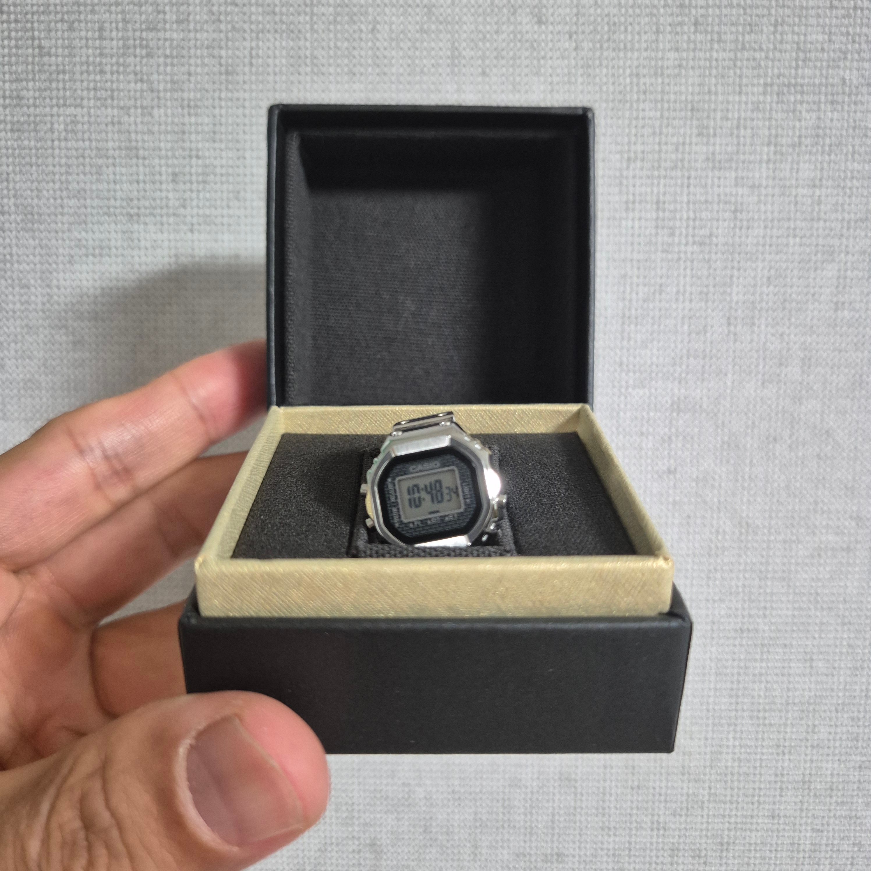 Casio 50th Anniversary Ring Watch CRW-001-1 착용 스타일