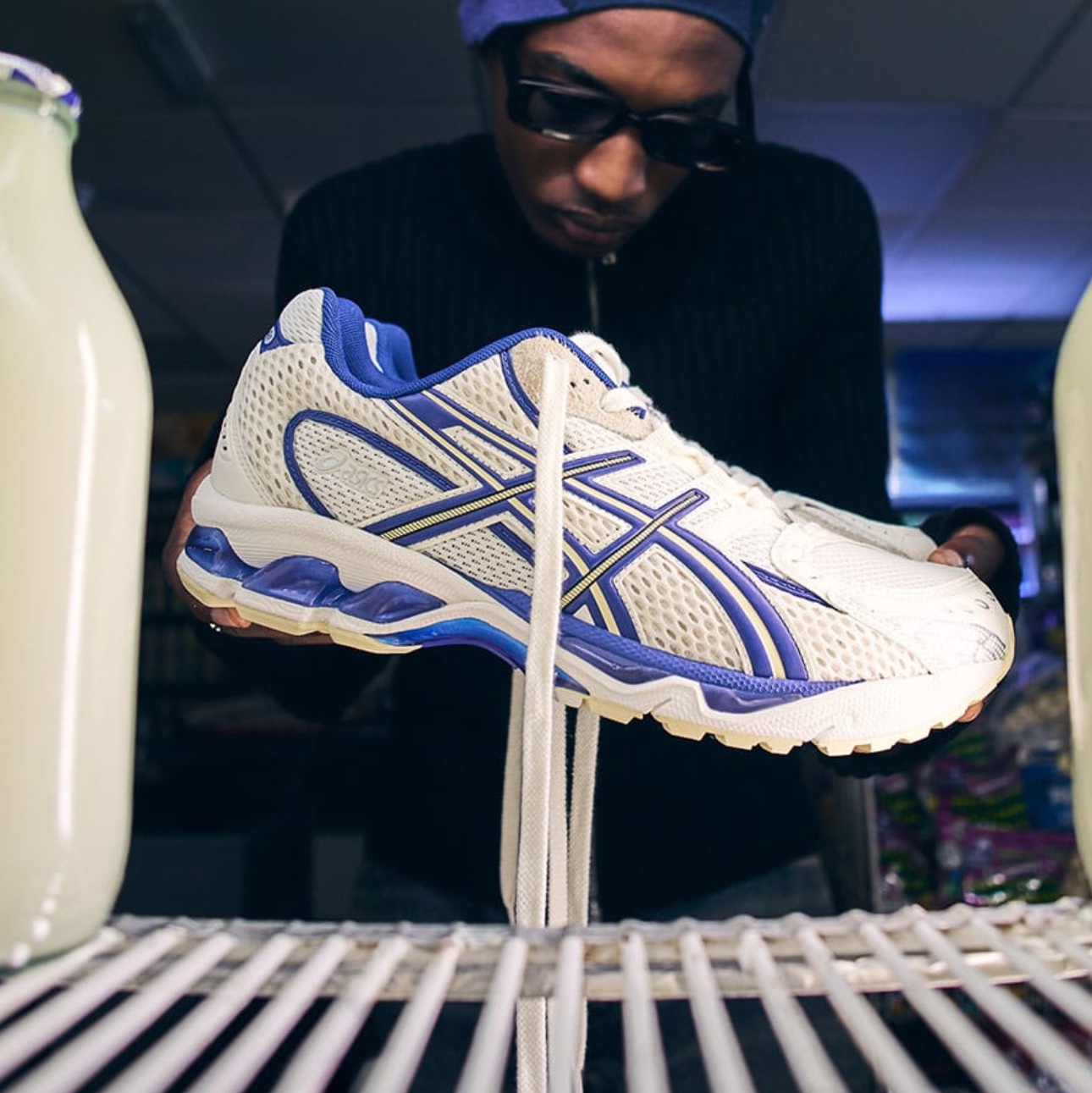 Asics x END. Gel-Nimbus 10.1 Snow White Sodalite Blue 착용 스타일 - 5