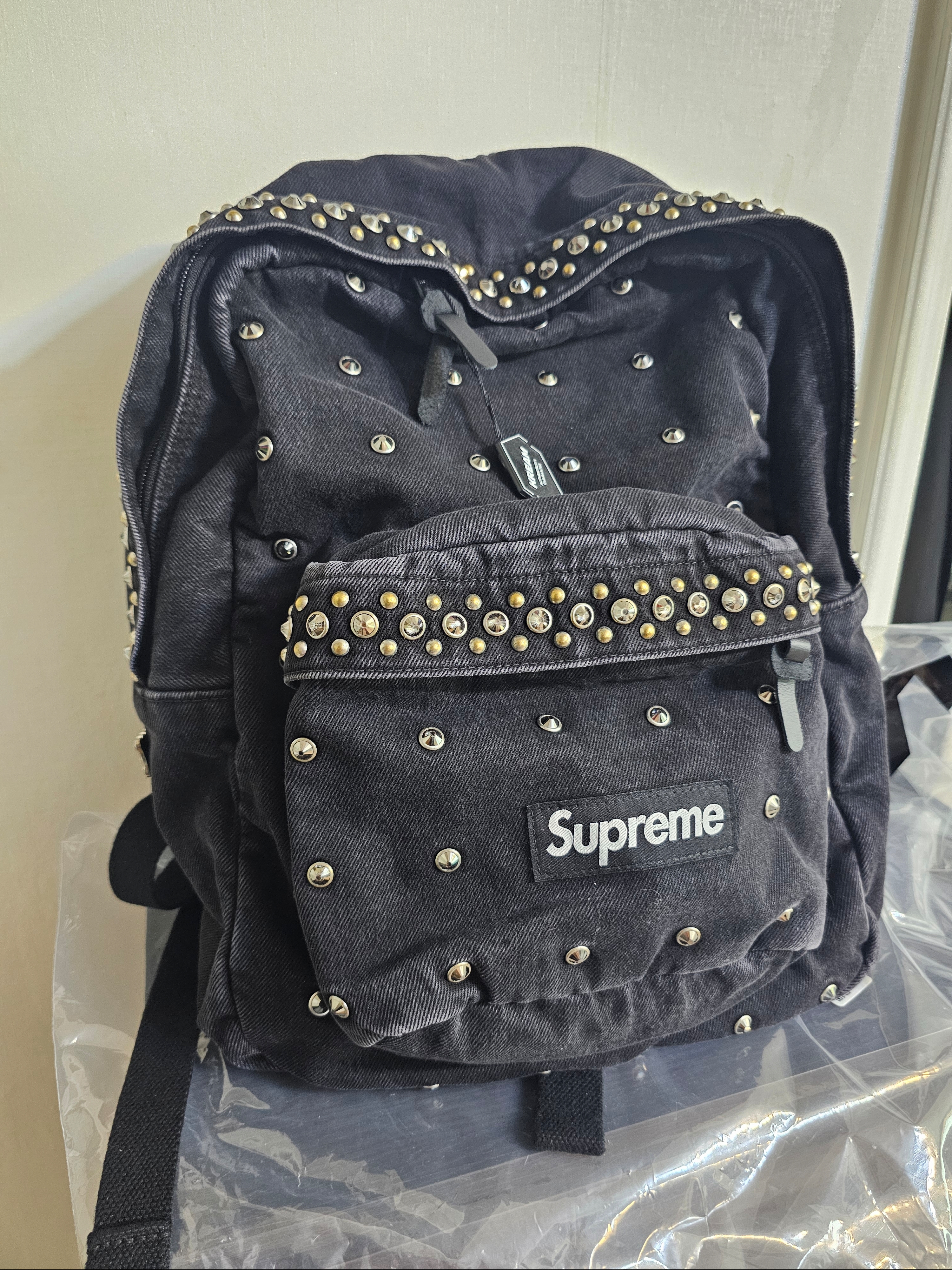 Supreme x B.B. Simon Denim Backpack Black - 25SS 착용 스타일 - 1