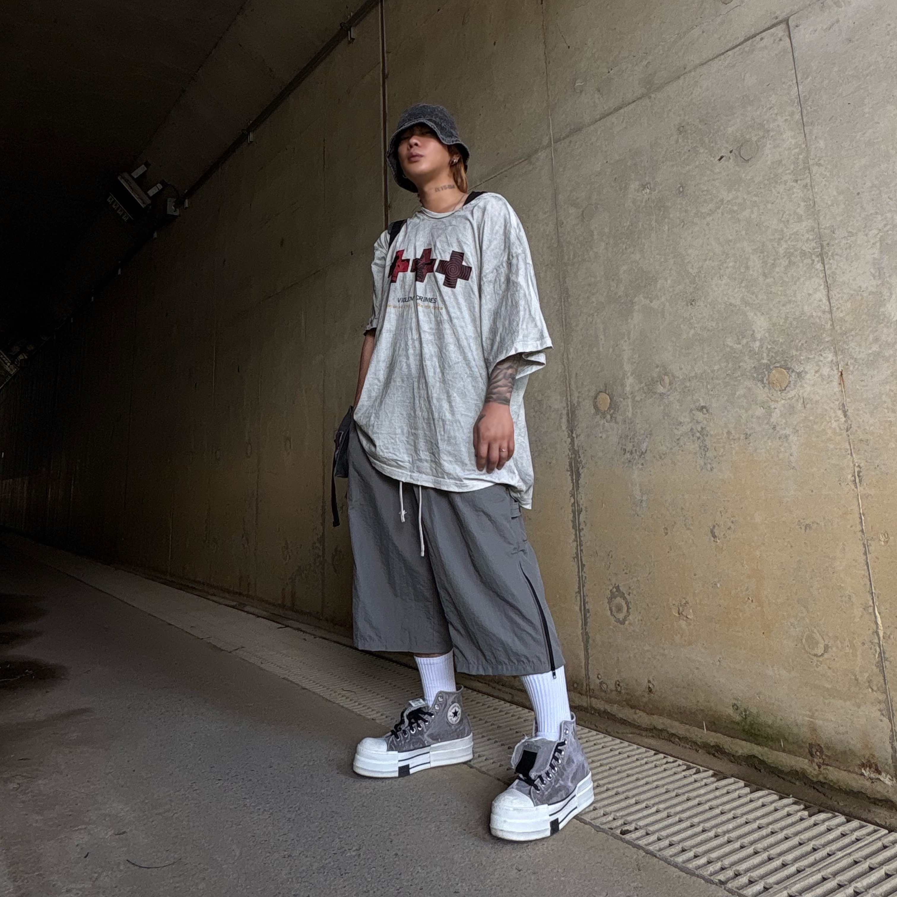 Converse x Drkshdw DBL Drkstar Overdye Chuck 70 Hi Concrete 착용 스타일 - 2