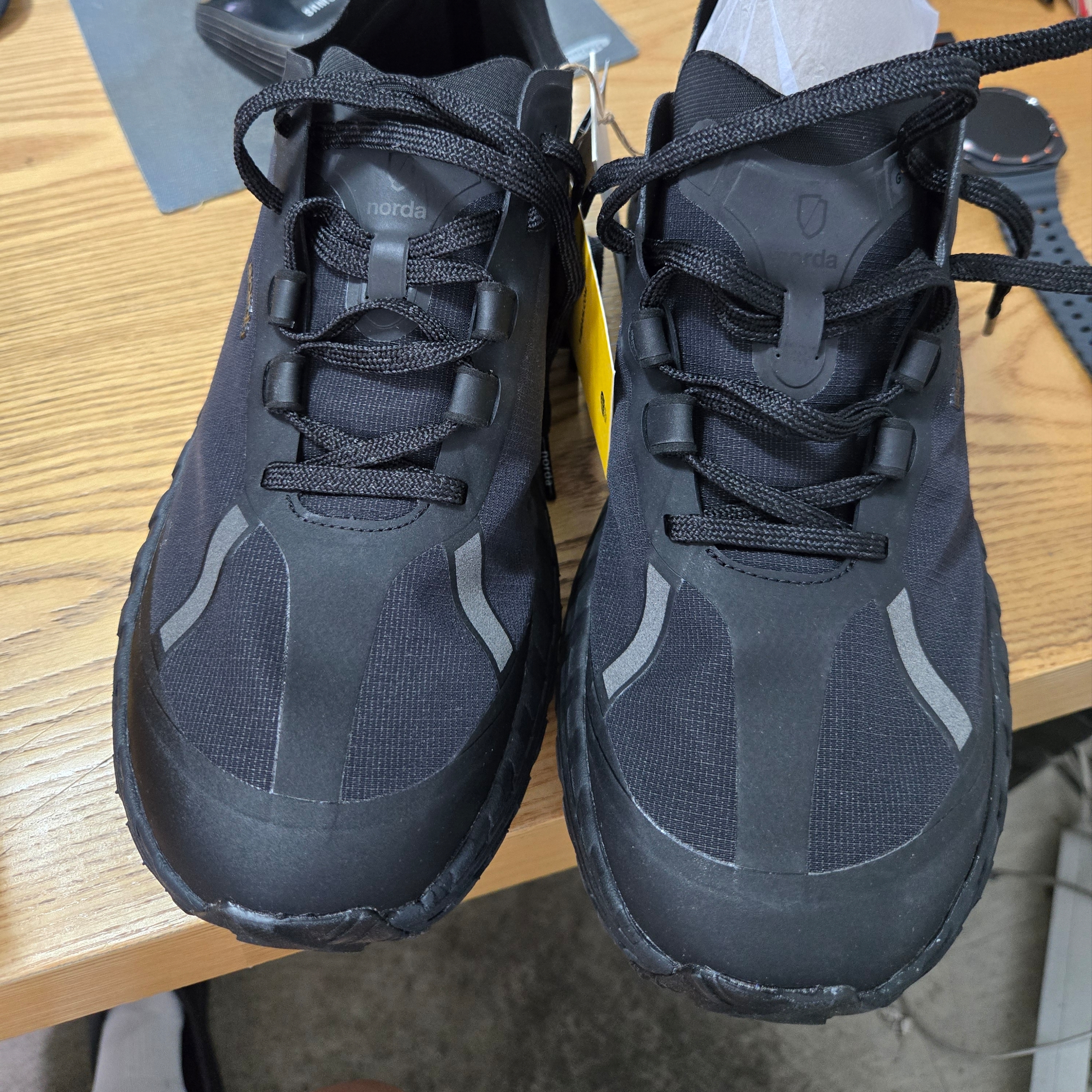 Norda 001/A G+ Stealth Black, Norda 001/A Stealth Black 착용 스타일