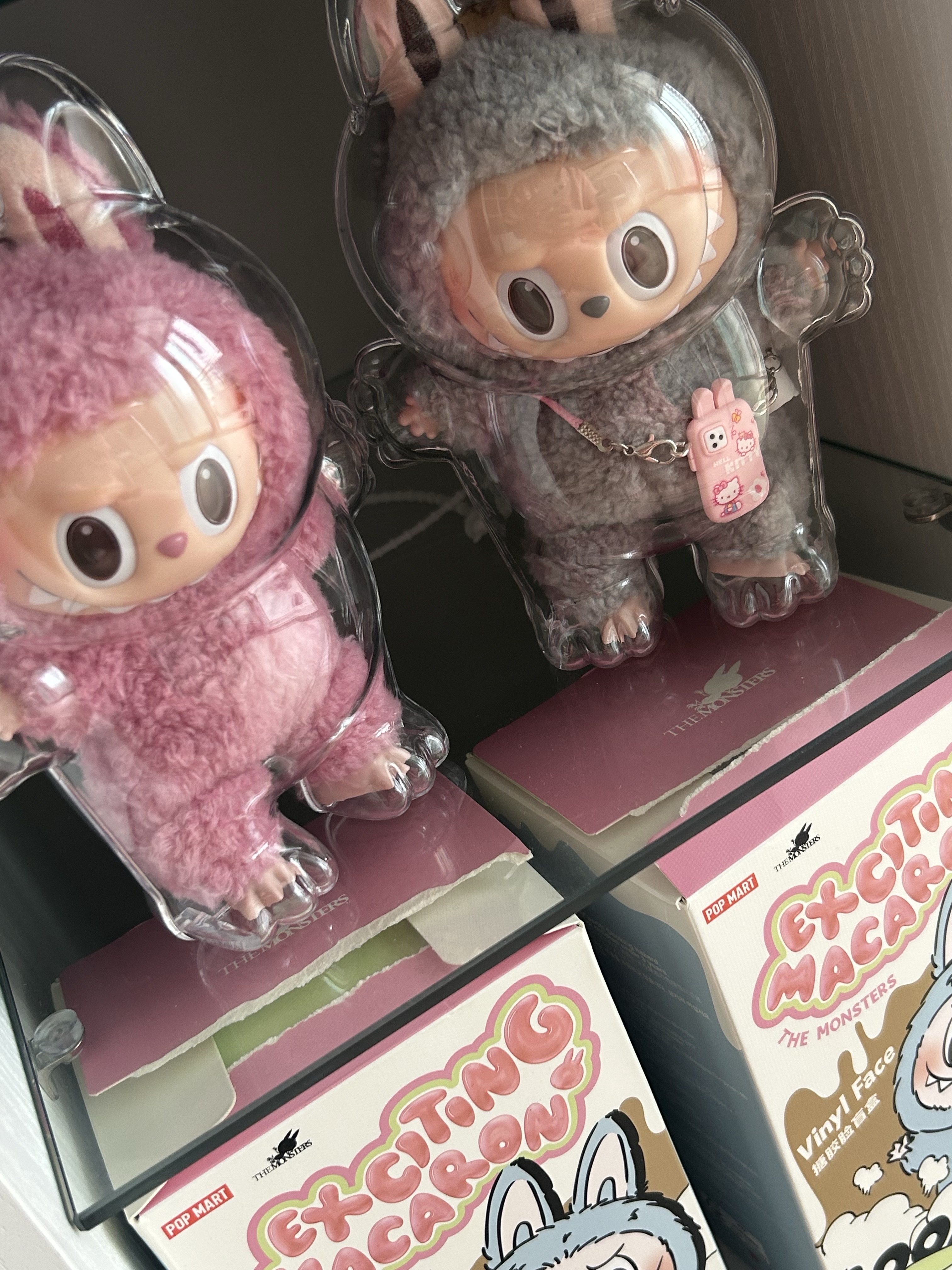 Pop Mart Labubu The Monsters Labubu Tasty Macarons Series Sesame Bean Keyring (Opened Case), Pop Mart The Monsters Labubu Tasty Macarons Series Sealed Case (6 Blind Boxes) 착용 스타일 - 3