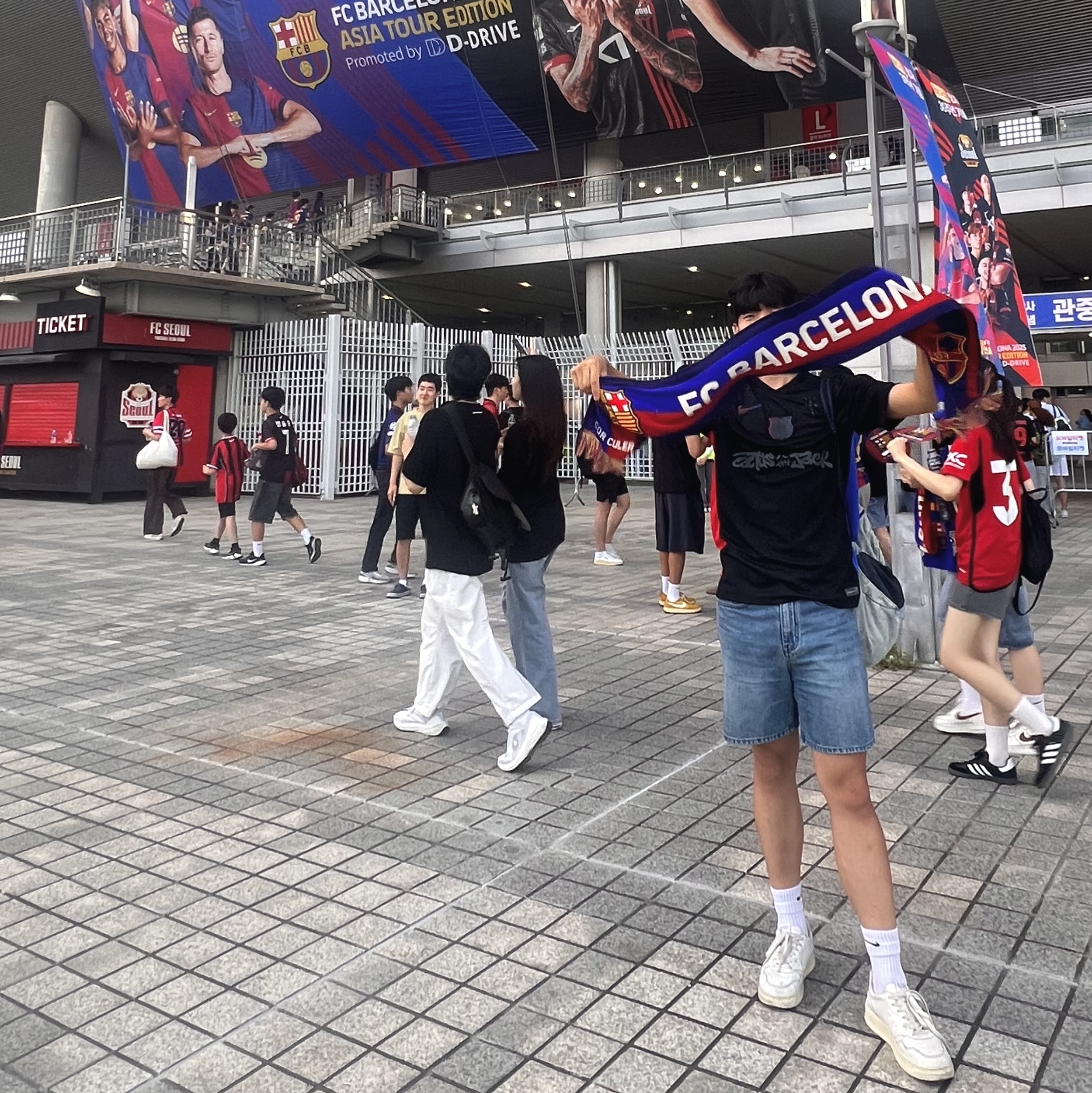 Nike FC Barcelona x Travis Scott 2024/25 Match Away Cactus Jack Jersey Black (Non Marking Ver.) 착용 스타일