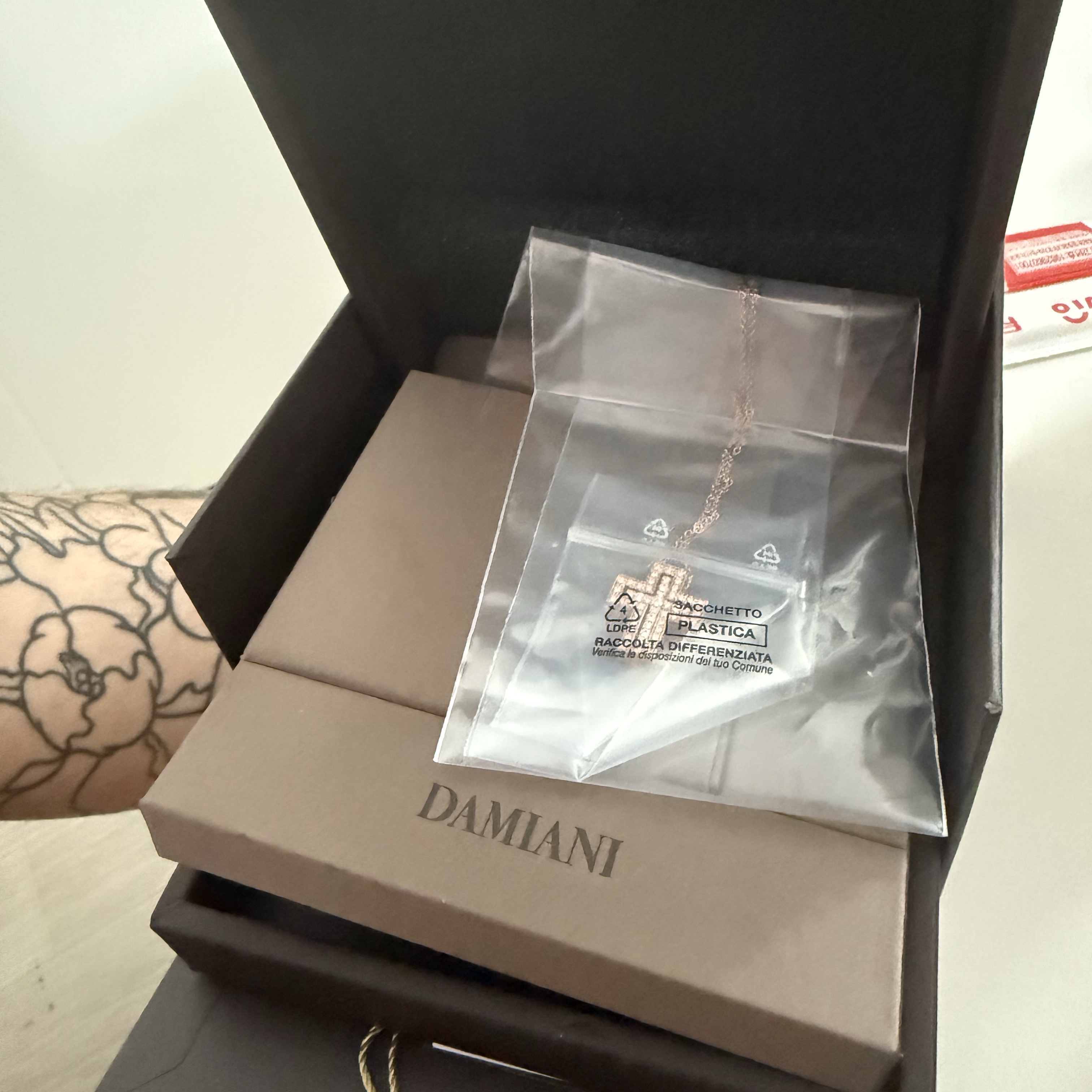 Damiani Belle Epoque Diamonds Necklace Pink Gold 착용 스타일