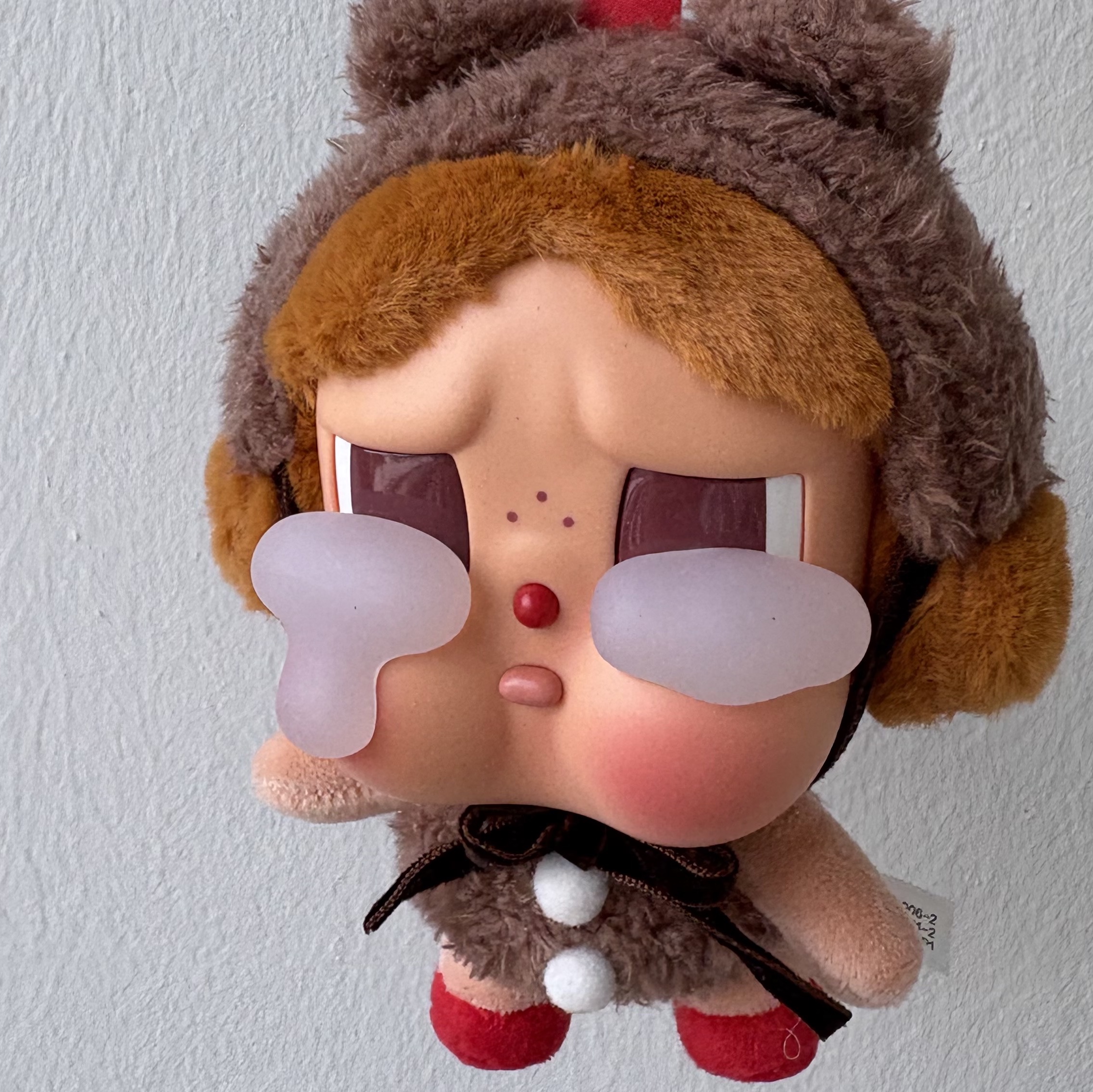 Pop Mart Crybaby Crying Again Series Plush Keyring Love Makes Us Cry (Opened Case) 착용 스타일