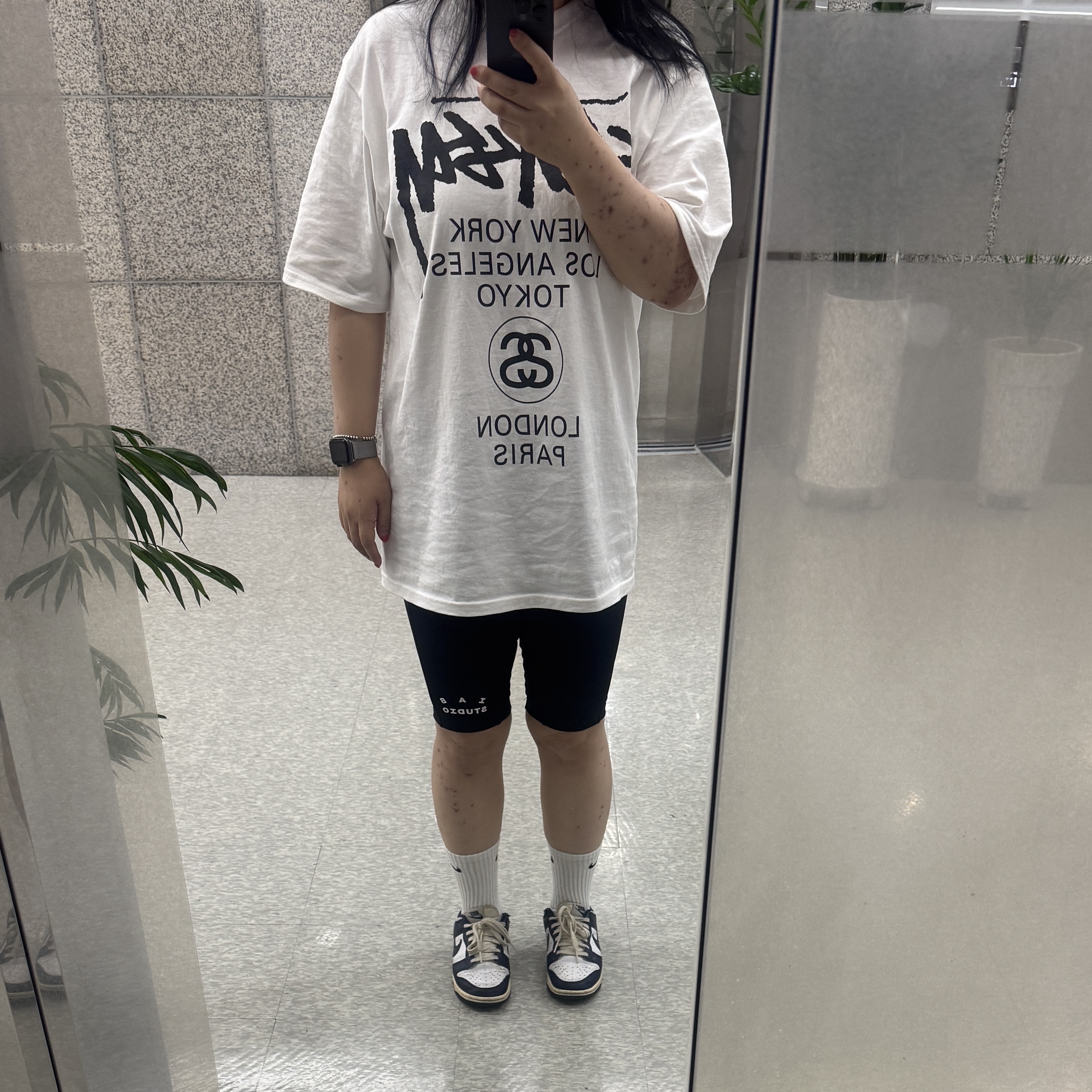Stussy World Tour T-Shirt White 2023, (W) IAB Studio Leggings Shorts Black - 23FW 착용 스타일