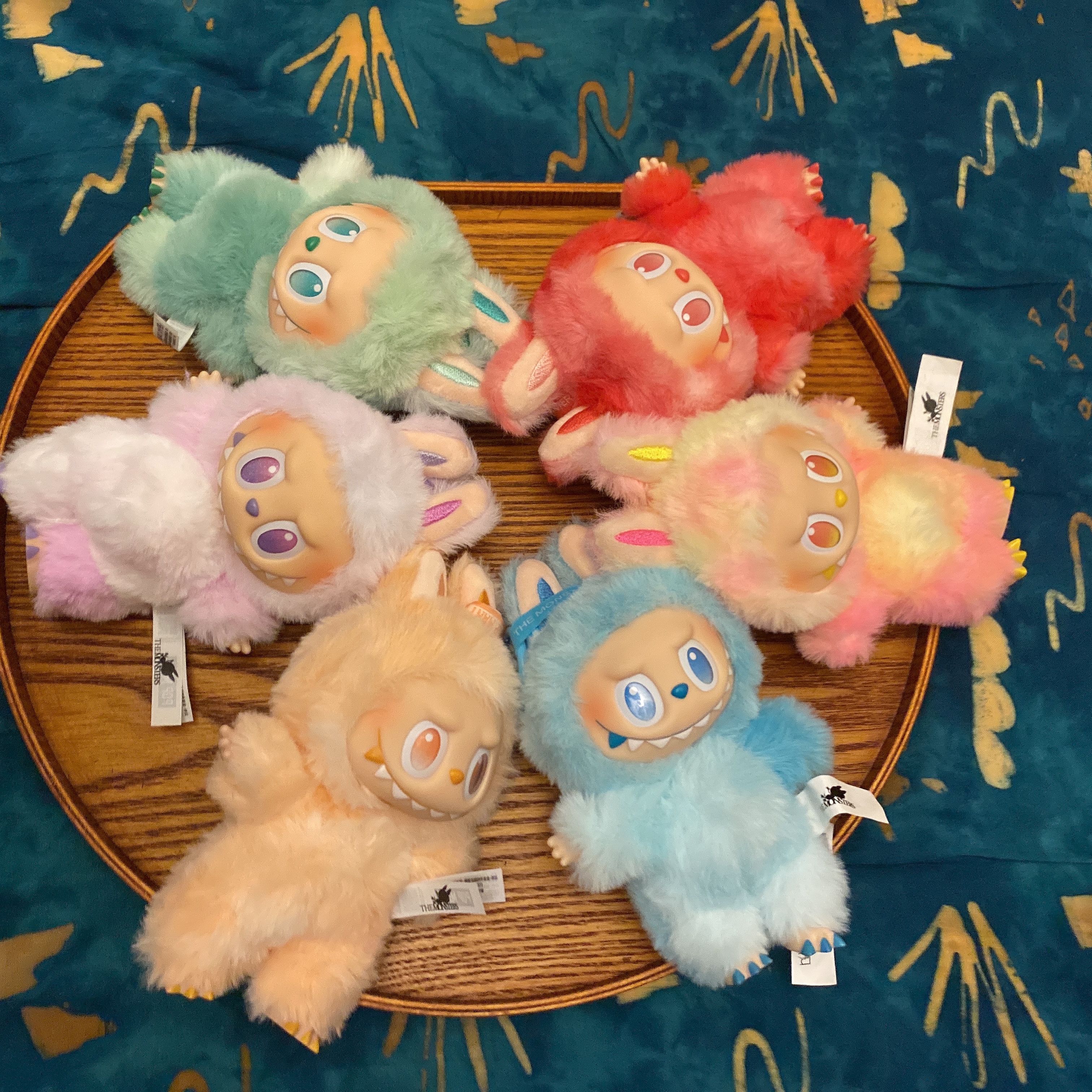 Pop Mart Labubu The Monsters Highlight Series Sealed Case (6 Blind Boxes) 착용 스타일