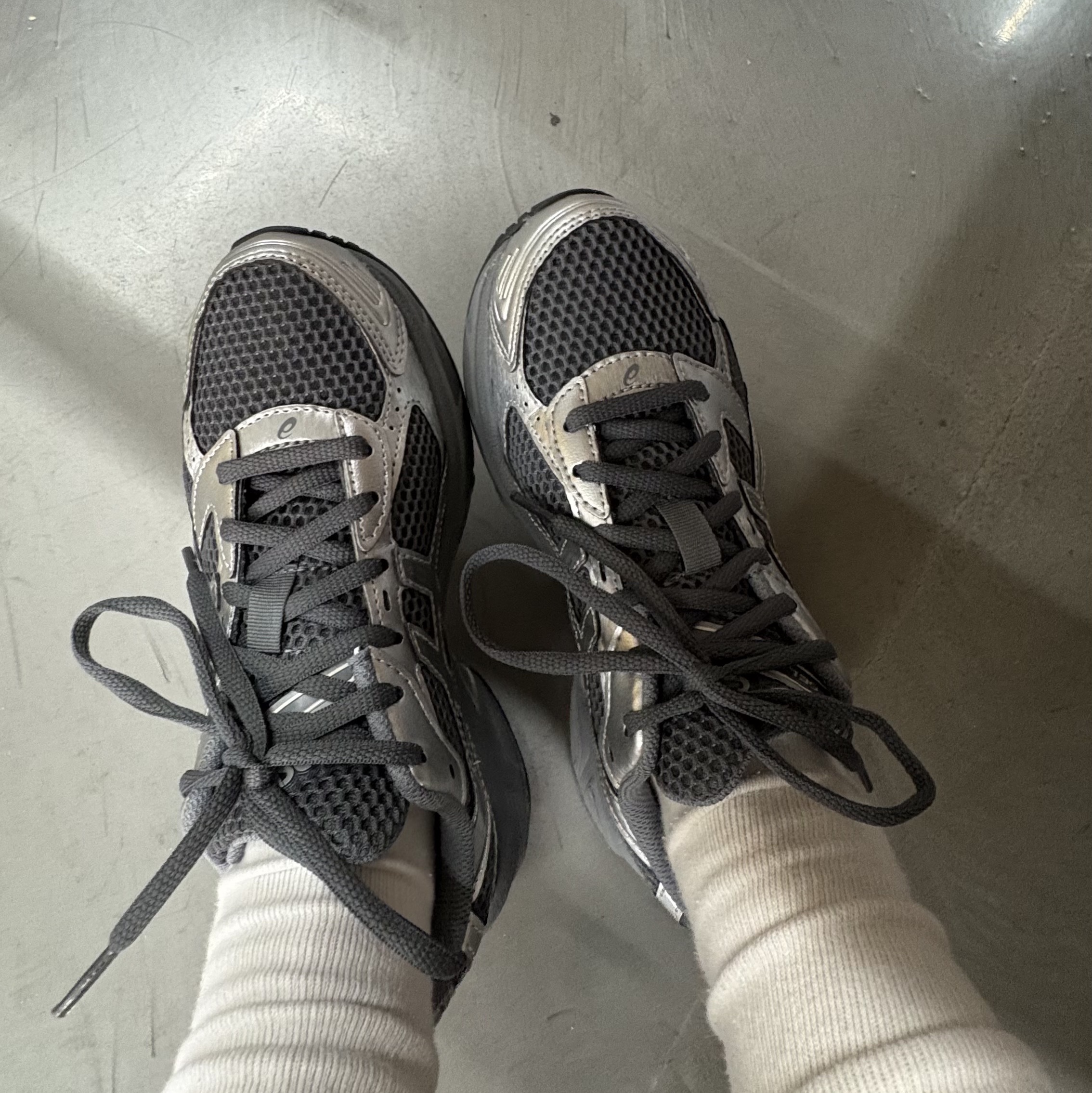Asics Gel-1130 Steel Grey Pure Silver 착용 스타일