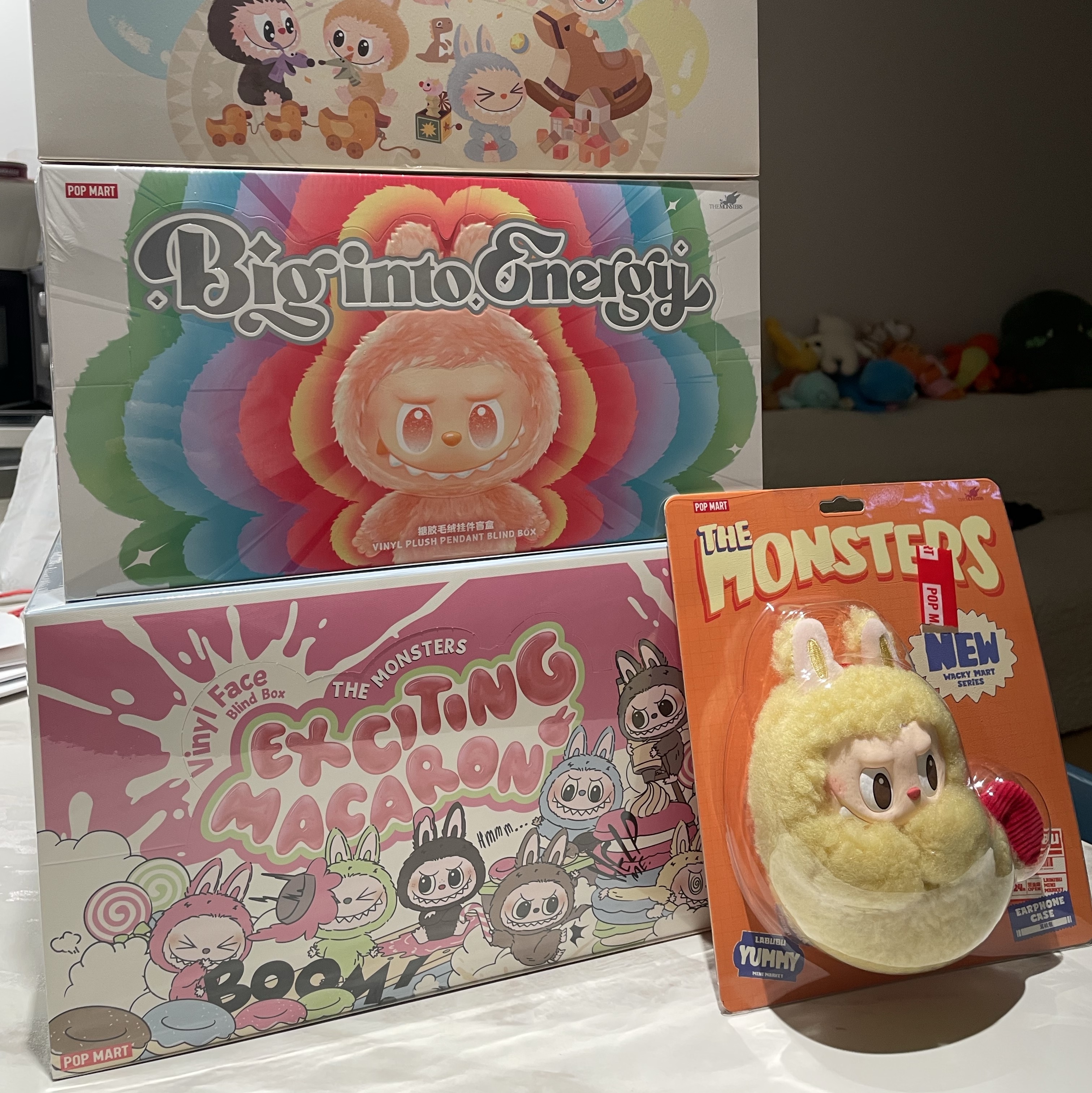 Pop Mart The Monsters Labubu Tasty Macarons Series Sealed Case (6 Blind Boxes), Pop Mart Labubu The Monsters Highlight Series Sealed Case (6 Blind Boxes) 착용 스타일