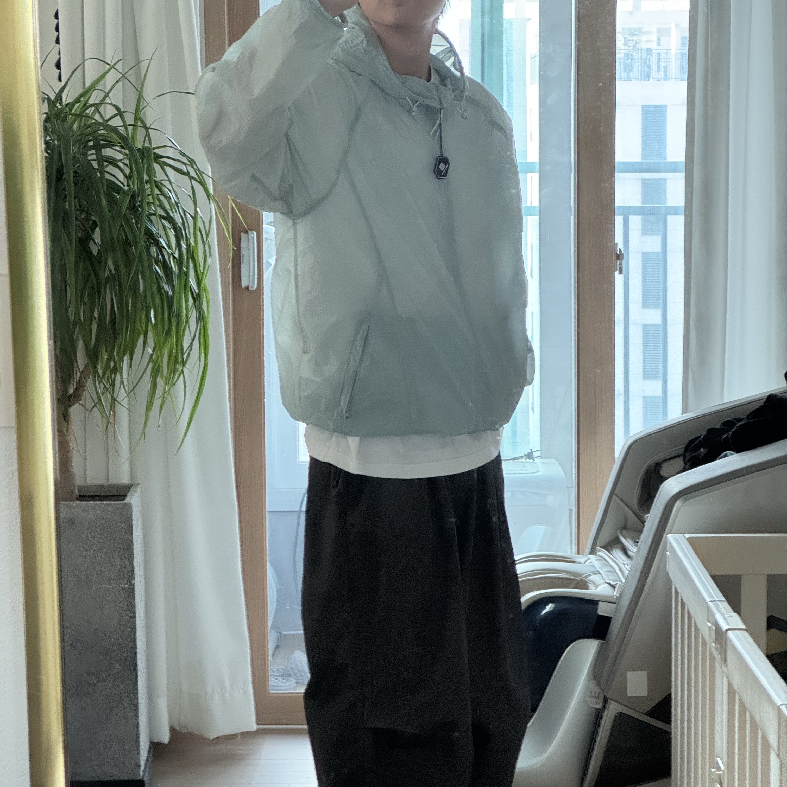 Musinsa Standard City Leisure Sheer Windbreaker Jacket Cloudy Blue 착용 스타일