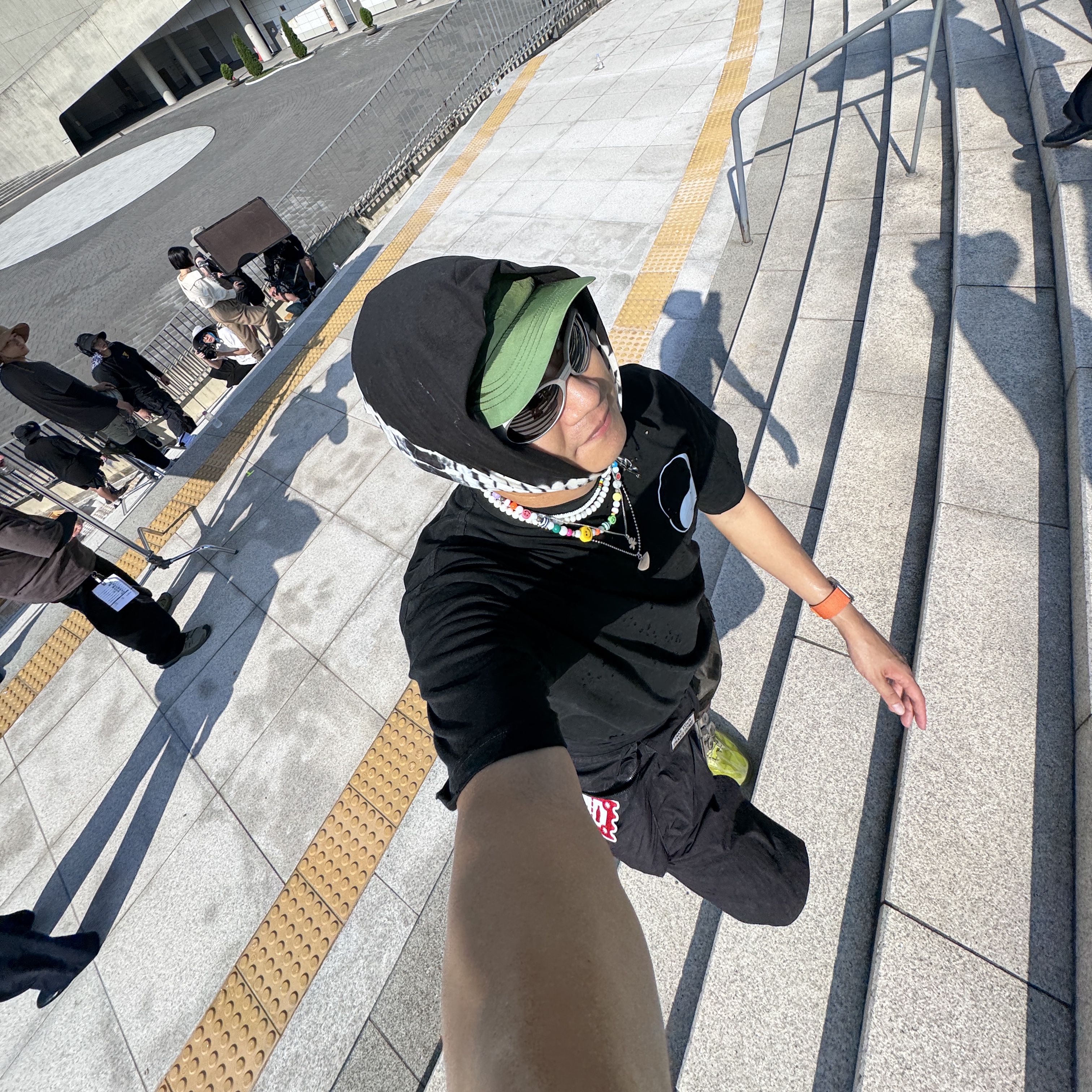 Hoka Hopara 2 Shifting Sand, Nike NRG Solo Swoosh Fleece Shorts Dark Grey Heather - Asia 착용 스타일 - 6