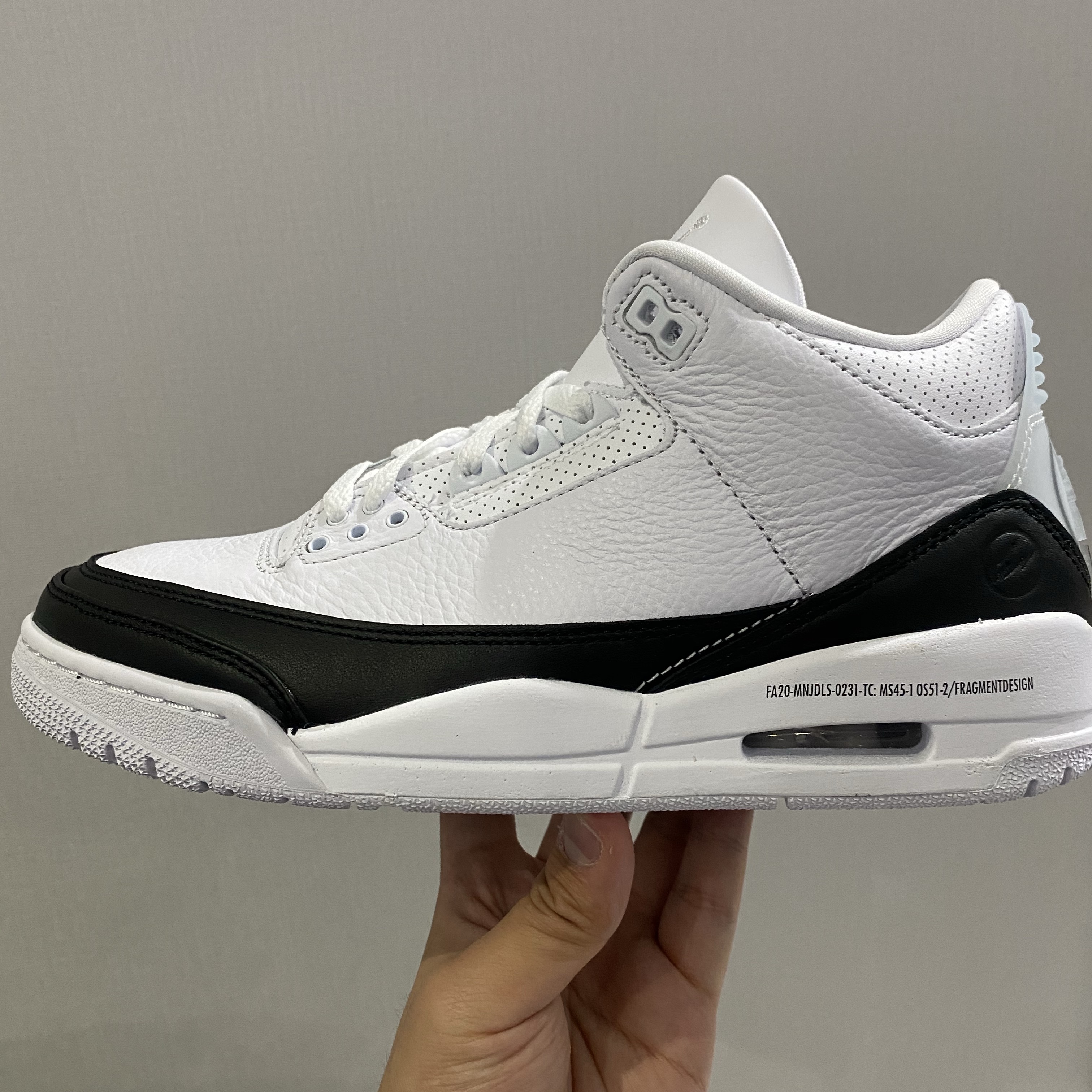 Jordan 3 x Fragment Retro SP White Black 착용 스타일 - 1