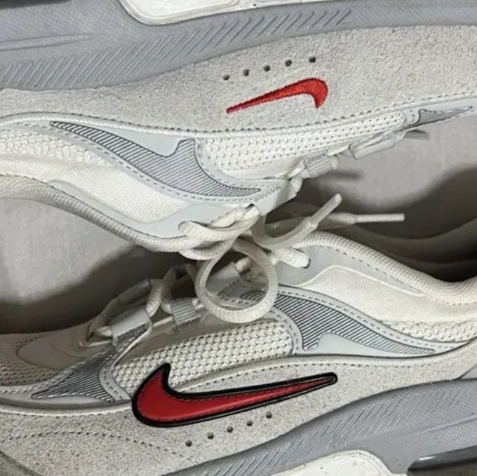 (W) Nike Air Max Bliss Sail Chile Red Photon Dust 착용 스타일