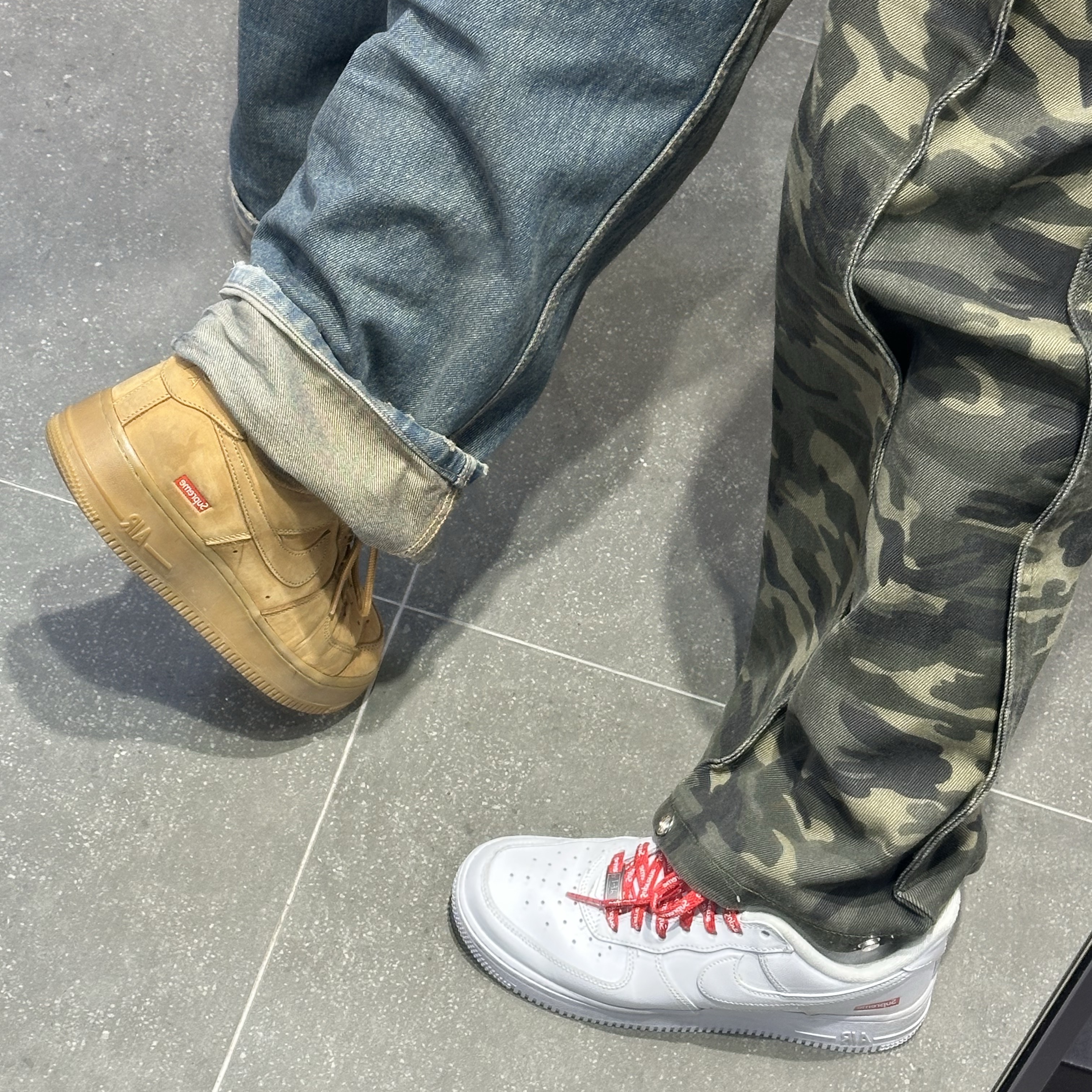 Nike x Supreme Air Force 1 Low White, Nike x Supreme Air Force 1 Low Flax 착용 스타일 - 2