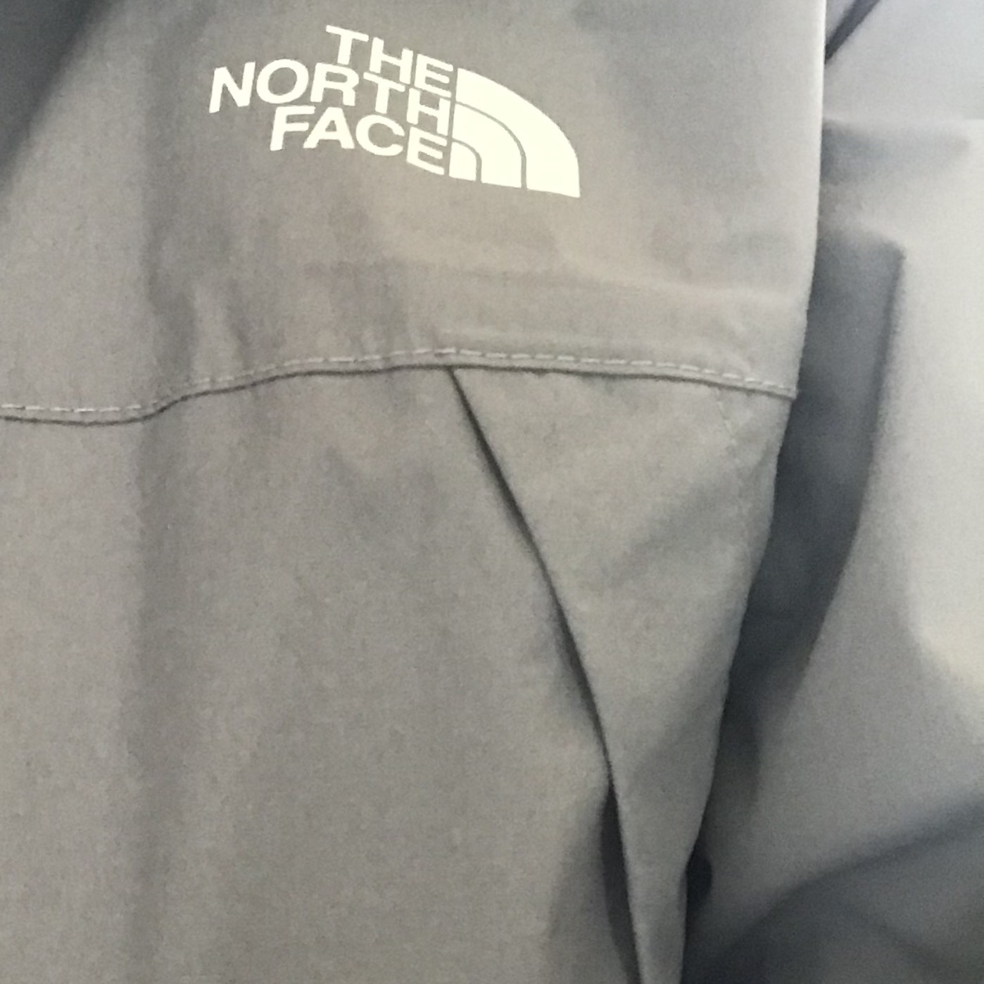 (W) The North Face Antora Jacket Standard Fit Meld Grey 착용 스타일