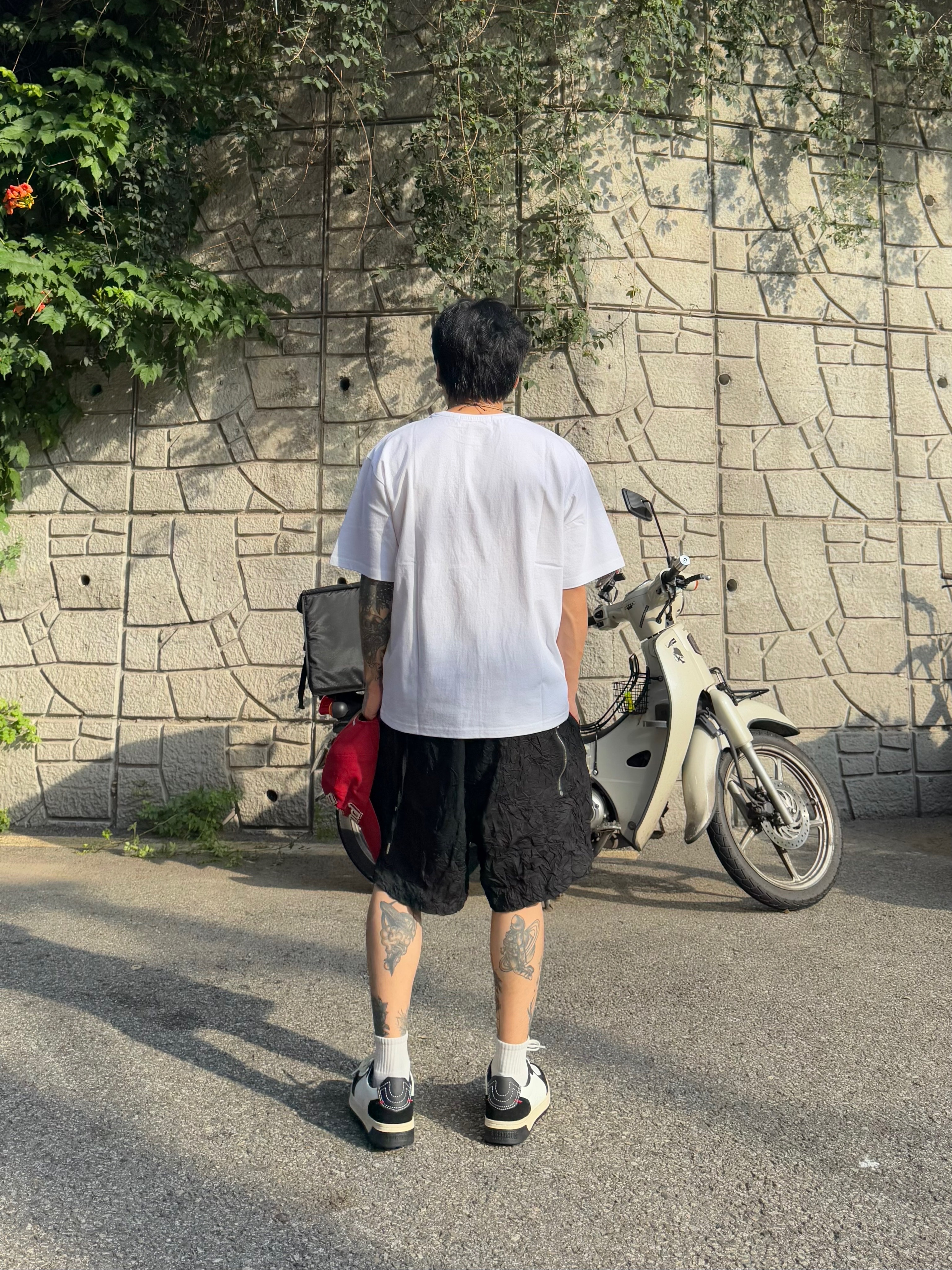 Wapworks Crease Baggy Shorts 착용 스타일 - 6