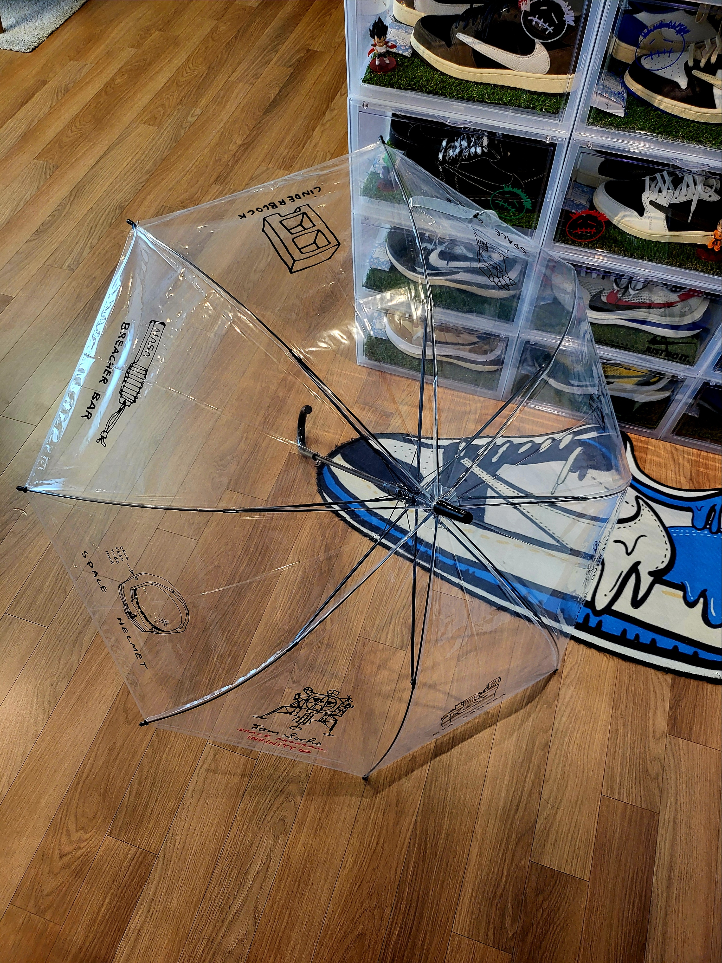 Tom Sachs Space Program Infinity Umbrella 1, BAPE New ABC Milo All Friends Umbrella Green 착용 스타일 - 1