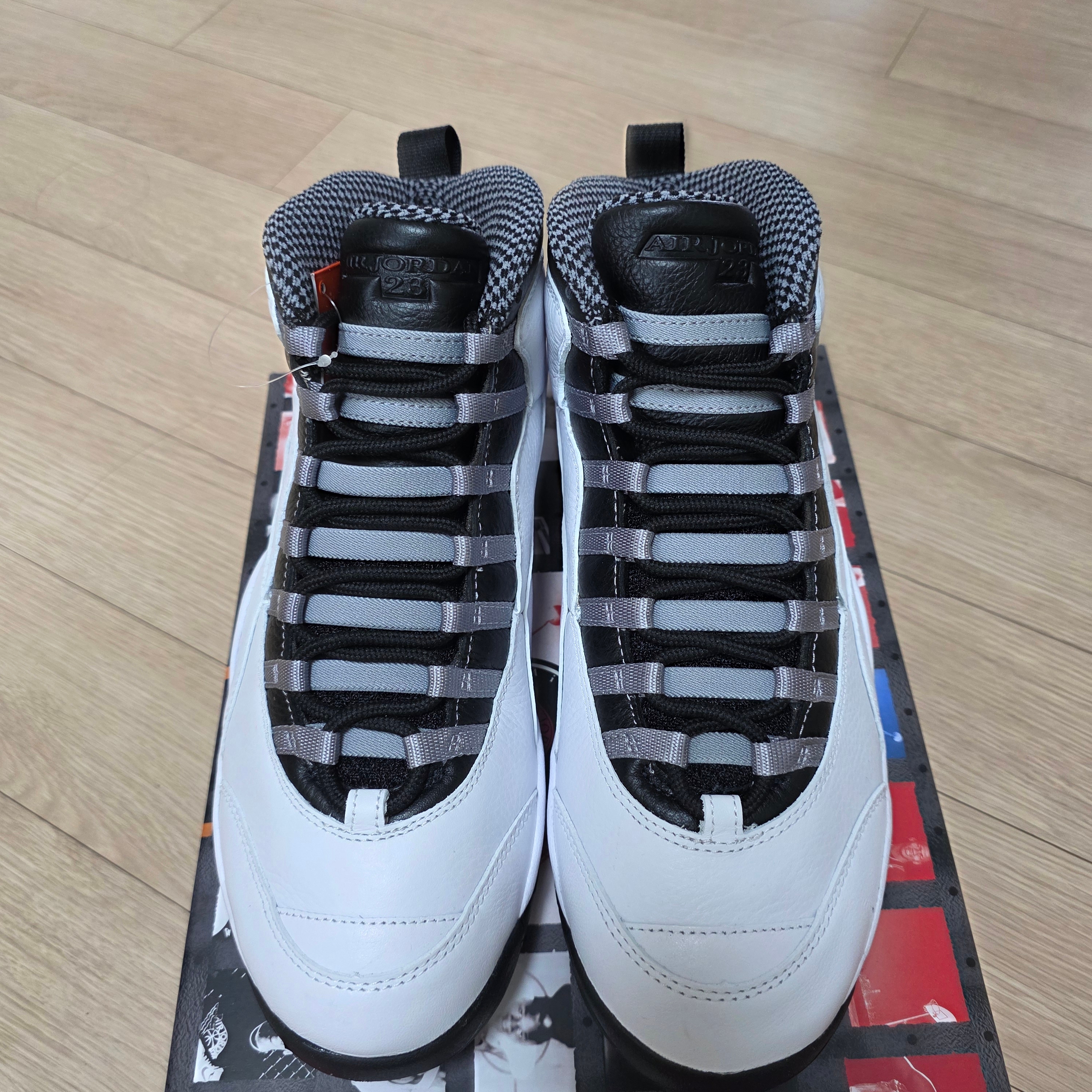 Jordan 10 Retro Light Steel Grey 착용 스타일 - 4