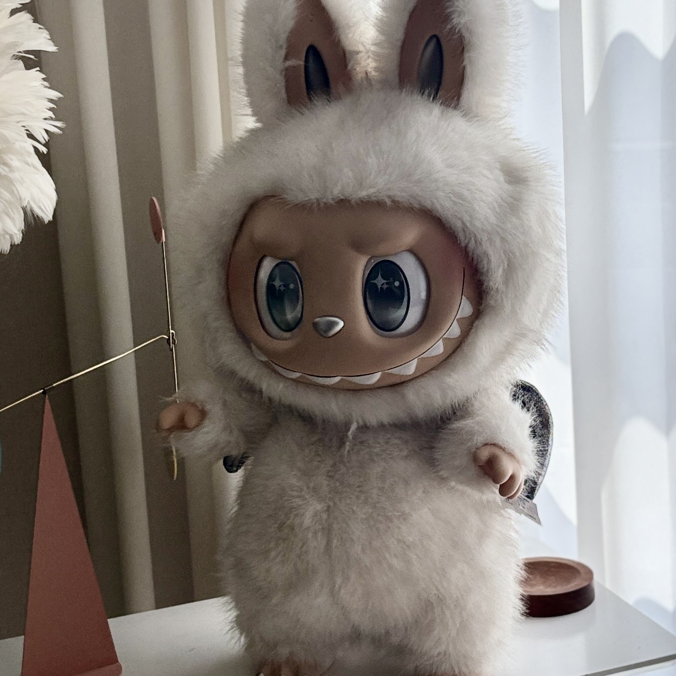 Pop Mart The Monsters Zimomo Angel In Clouds Vinyl Face Doll, Pop Mart Labubu The Monsters Highlight Series Sealed Case (6 Blind Boxes) 착용 스타일 - 2