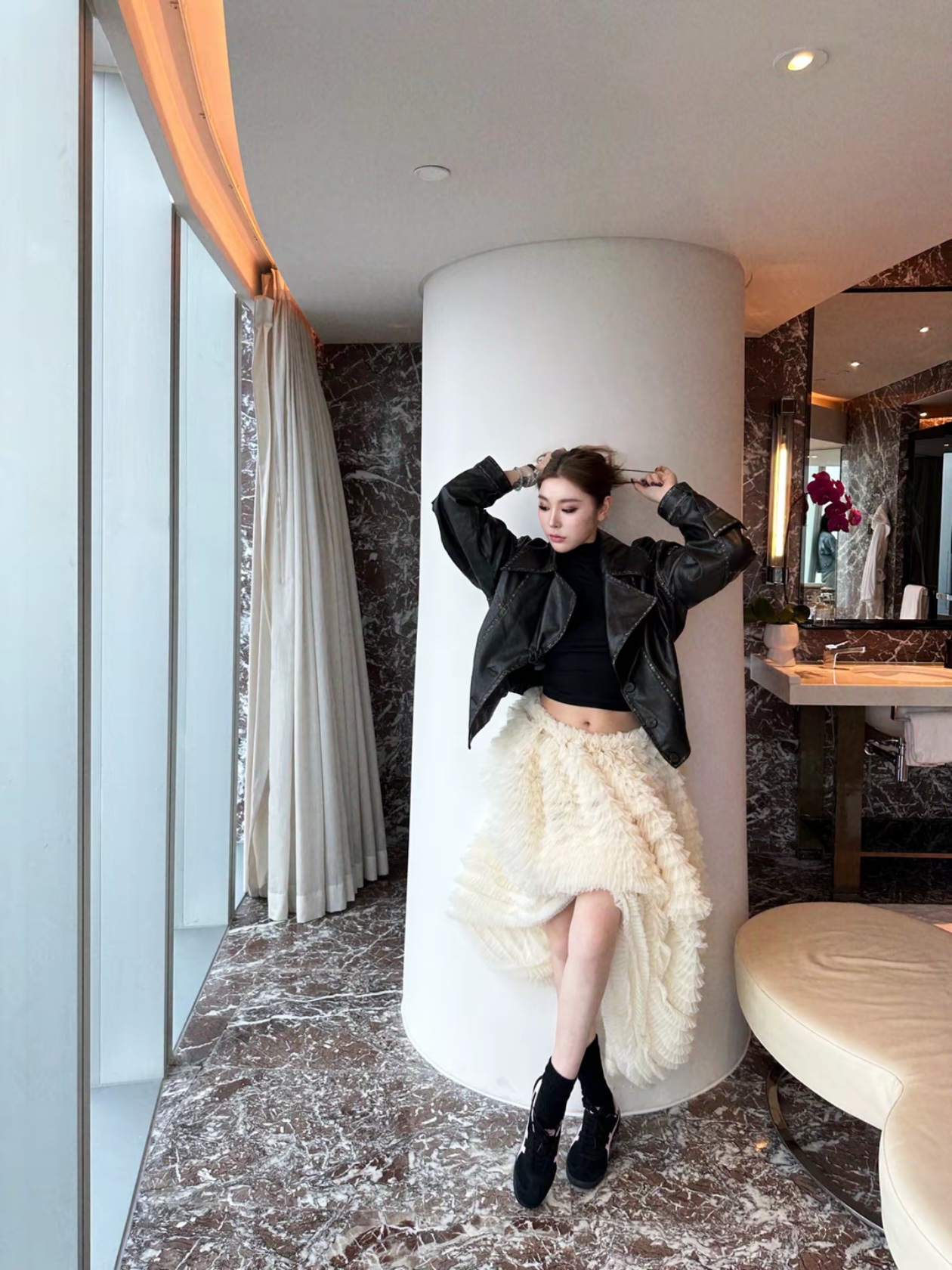 (W) Onitsuka Tiger Tokuten Black Pink, Onitsuka Tiger Mexico 66 Black Dragon Fruit 착용 스타일 - 1