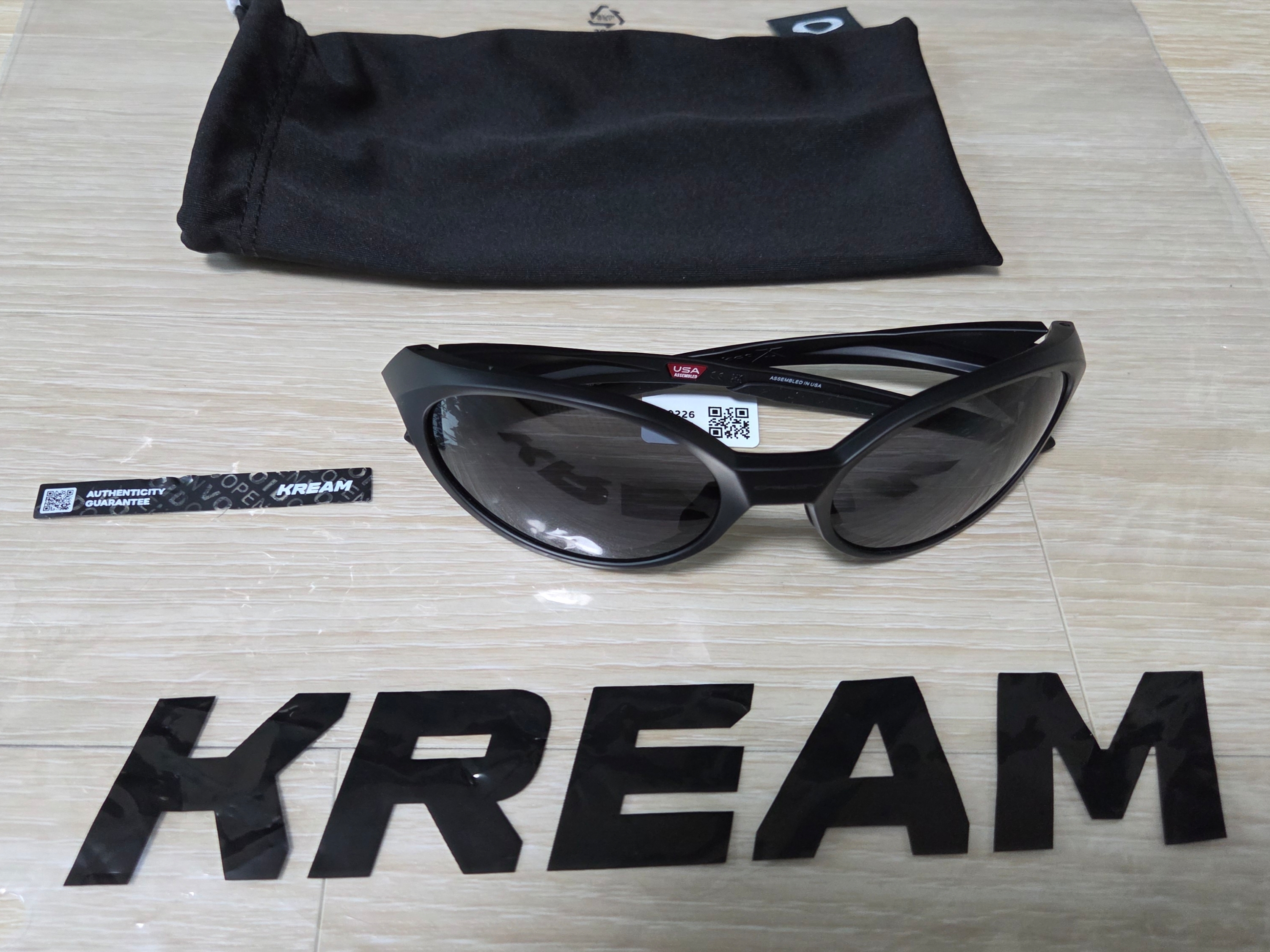 Oakley Eye Jacket Redux Matte Black Frame Prizm Grey Lenses High Bridge Fit 착용 스타일 - 1