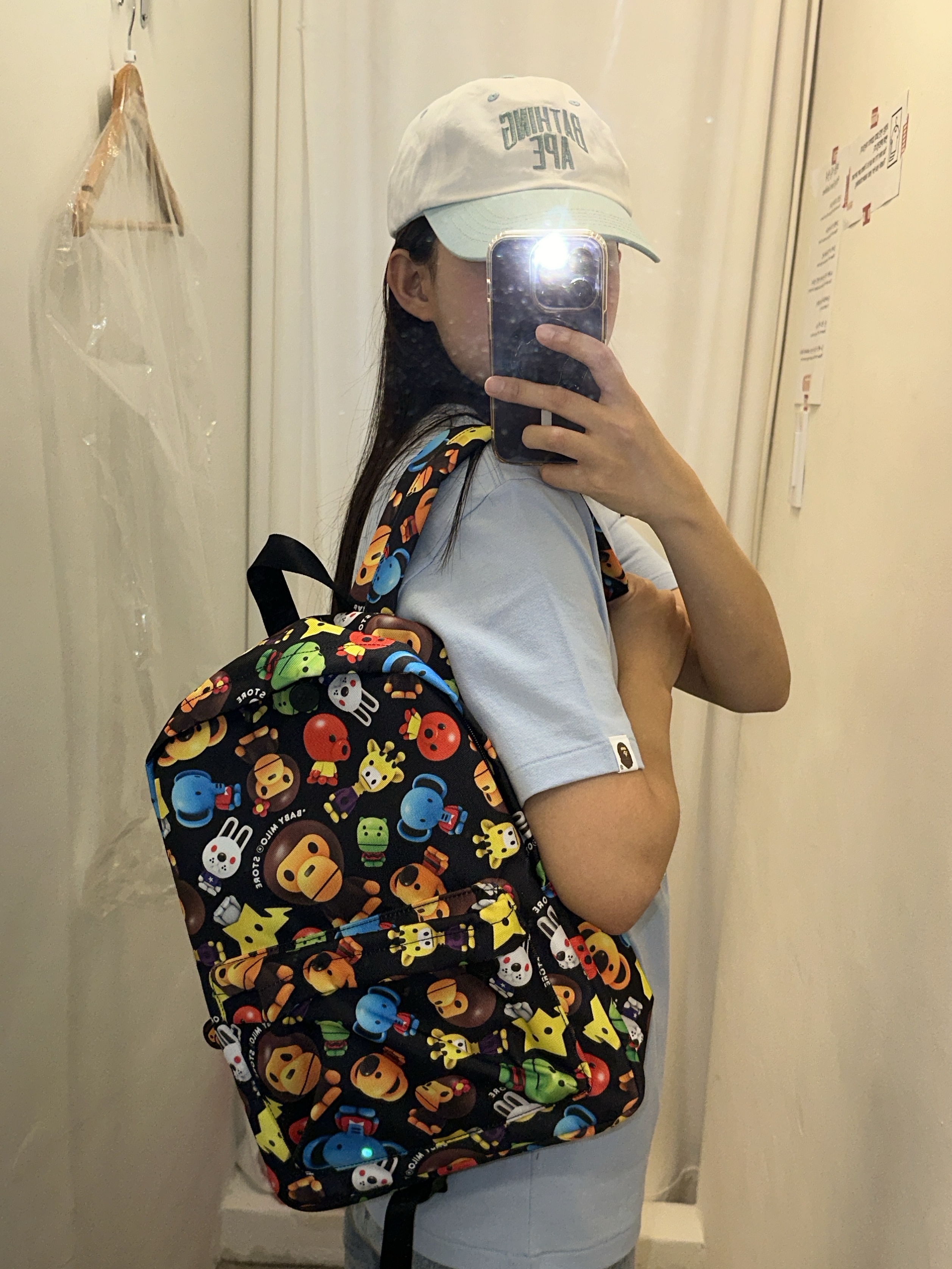 BAPE Baby Milo Hard Medium Backpack Black Multi 착용 스타일 - 1