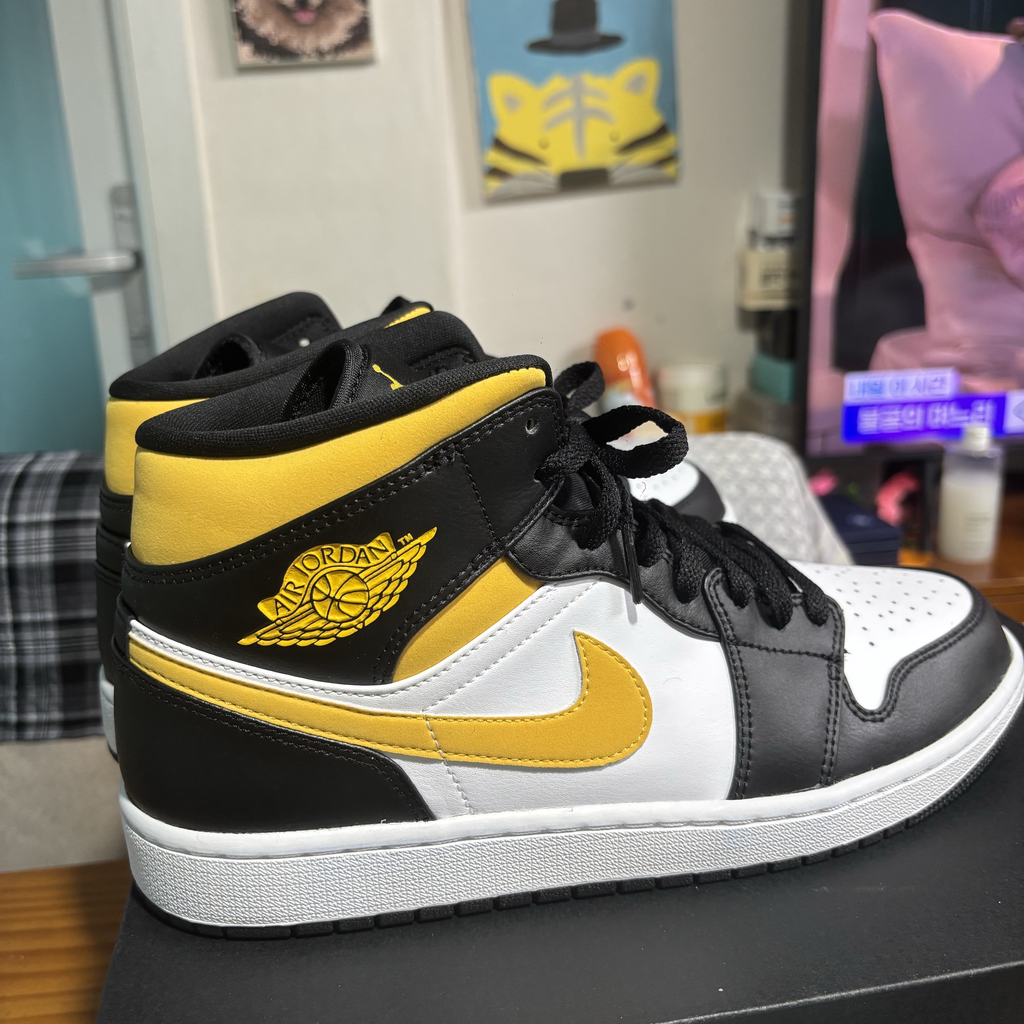 Jordan 1 Mid Pollen 착용 스타일 - 2