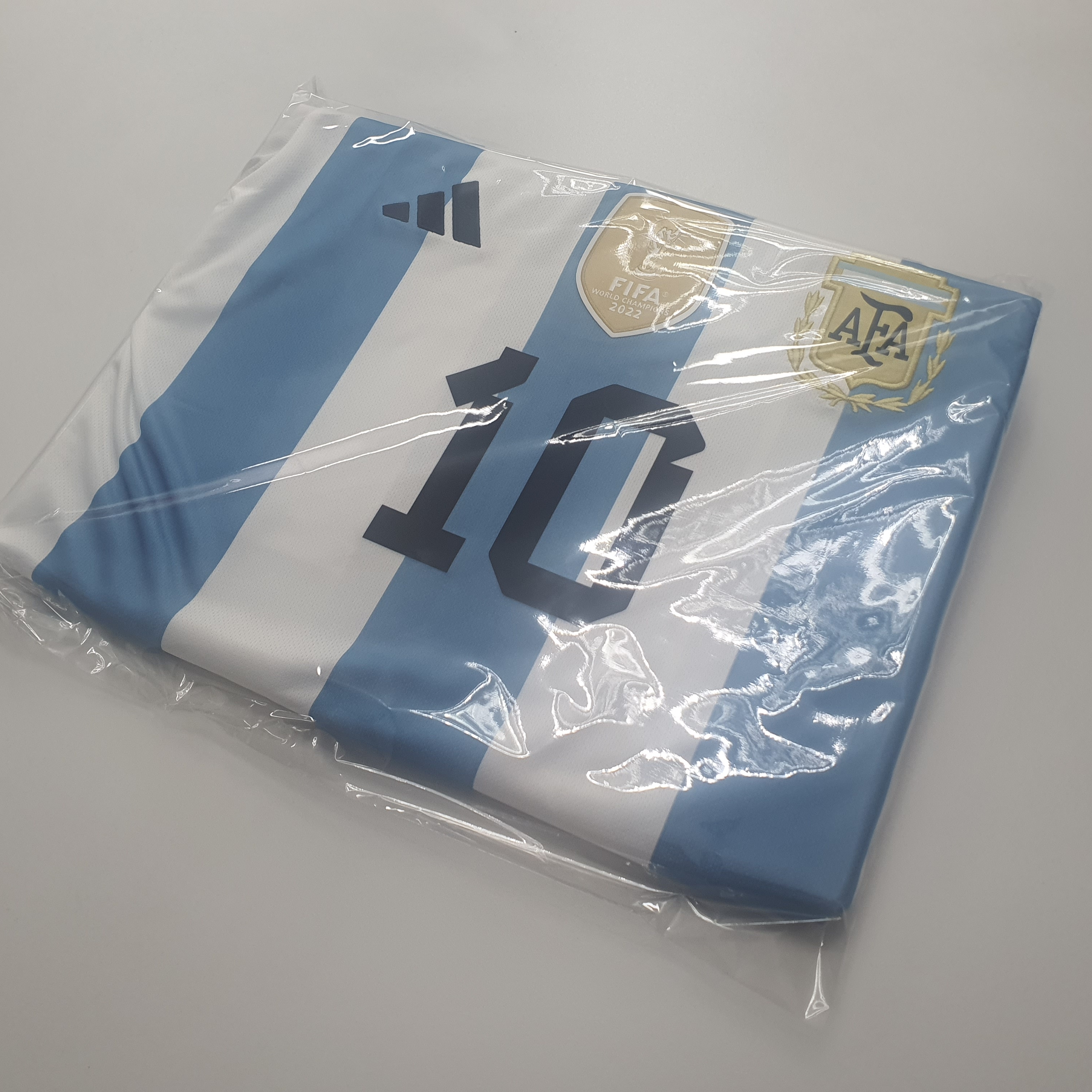 Adidas Argentina Home Jersey 2022 Winners 3-Star White Light Blue - US Sizing (Non Marking Ver.) 착용 스타일 - 5