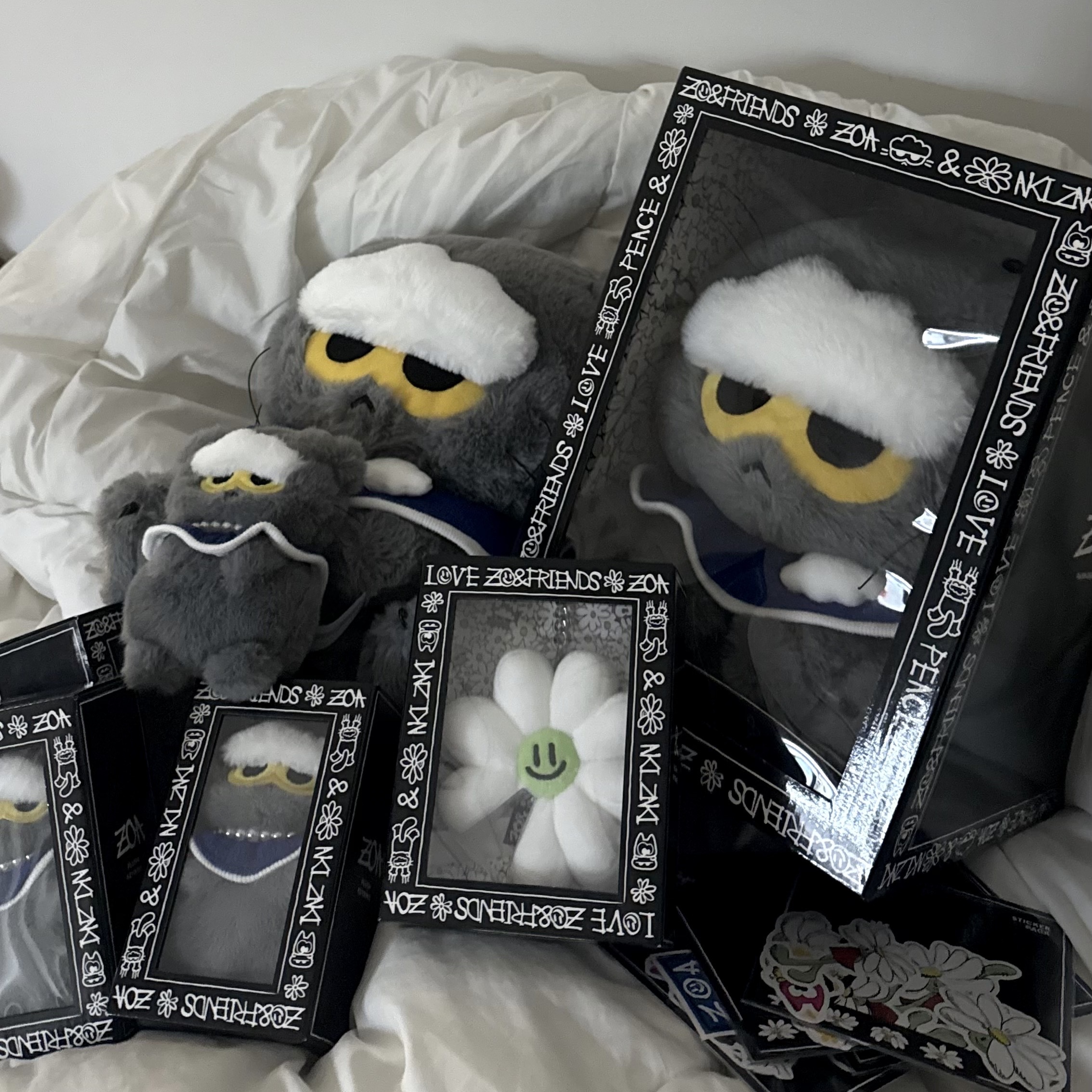 Zo&Friends Zoa Medium Plush Grey, Zo&Friends Zoa Plush Keyring Grey 착용 스타일