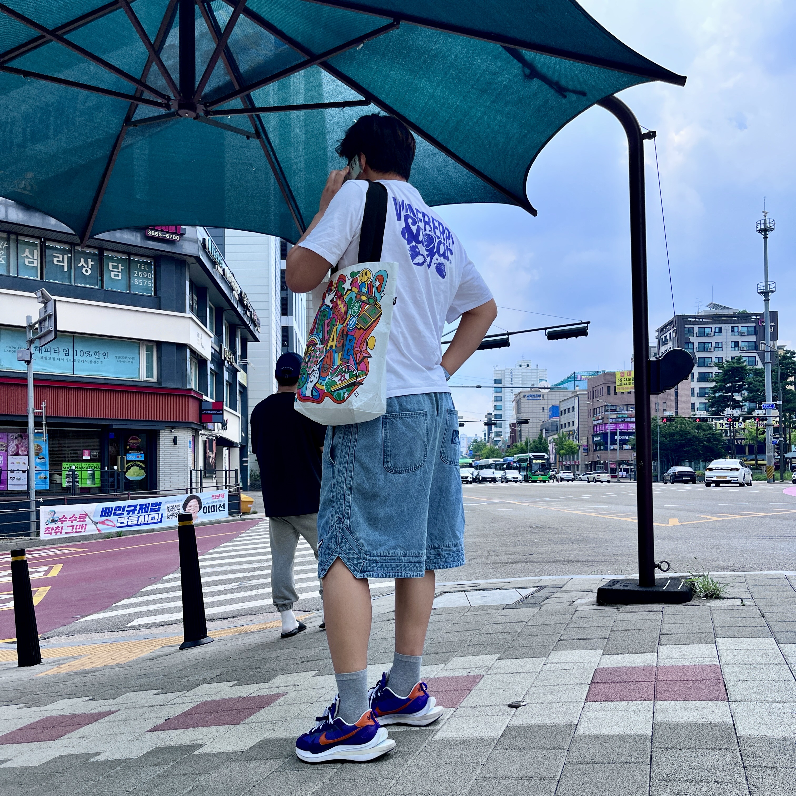 Nike x Sacai VaporWaffle Dark Iris 착용 스타일 - 1