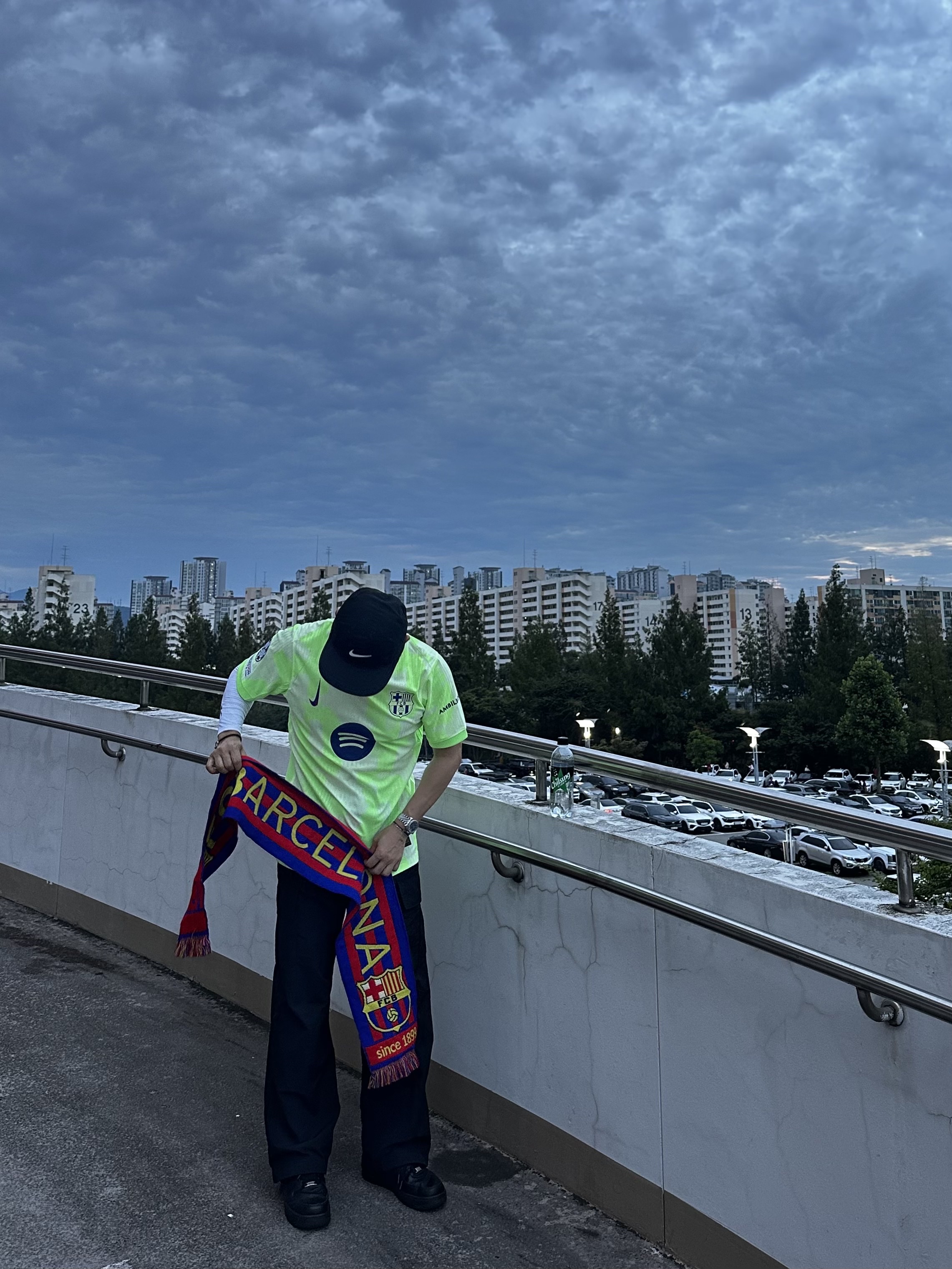 Nike Dri-Fit Fly Unstructured Swoosh Cap Black, Nike Paris Saint-Germain 2023/24 Dri-Fit Stadium Home Jersey Midnight Navy (Non Marking Ver.) 착용 스타일 - 2