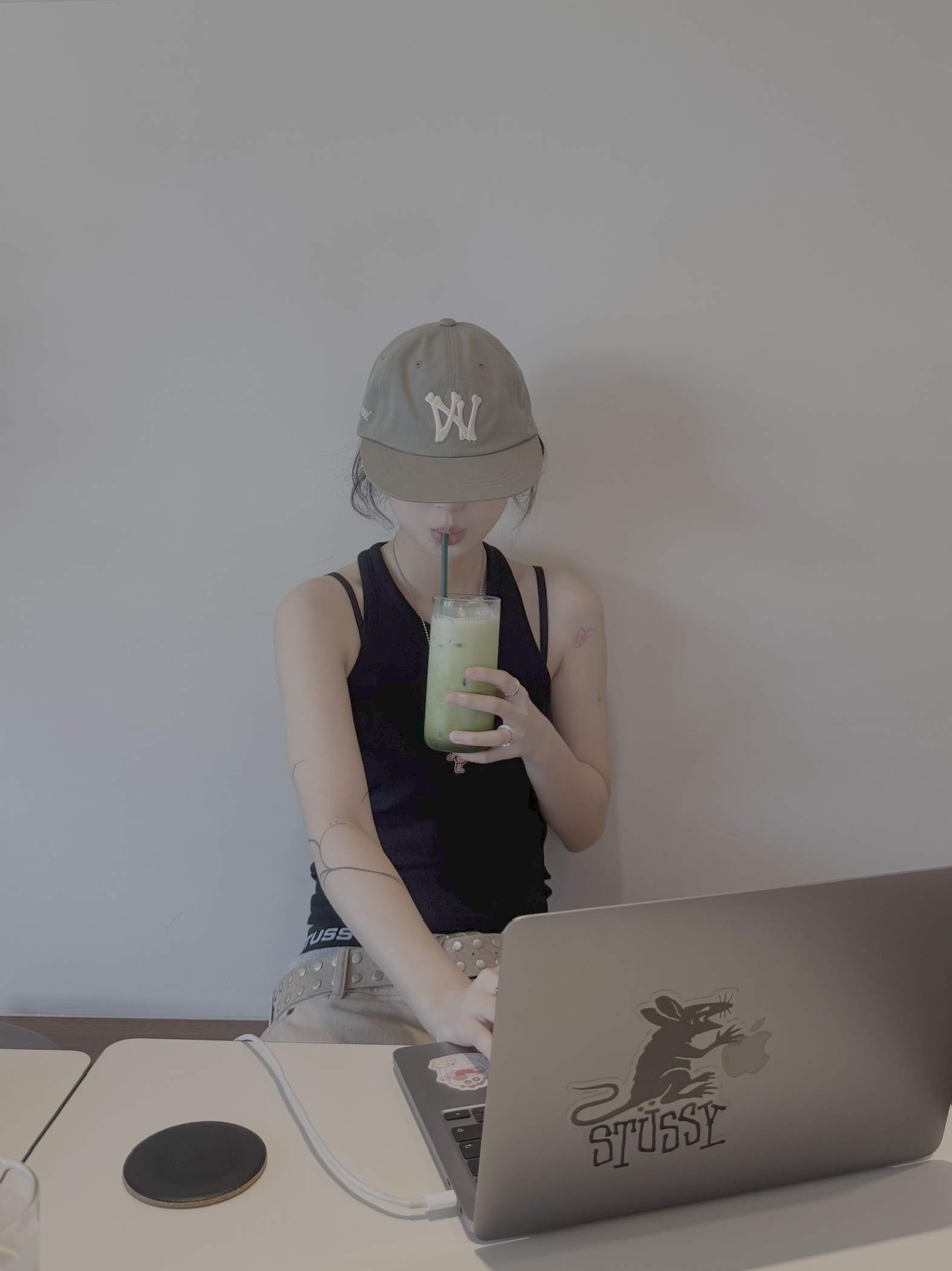 Aoiro 6-Panel Bone A/N Cap Olive, Aoiro Low-Key Cropped S/S T-Shirt Washed Grey 착용 스타일 - 2