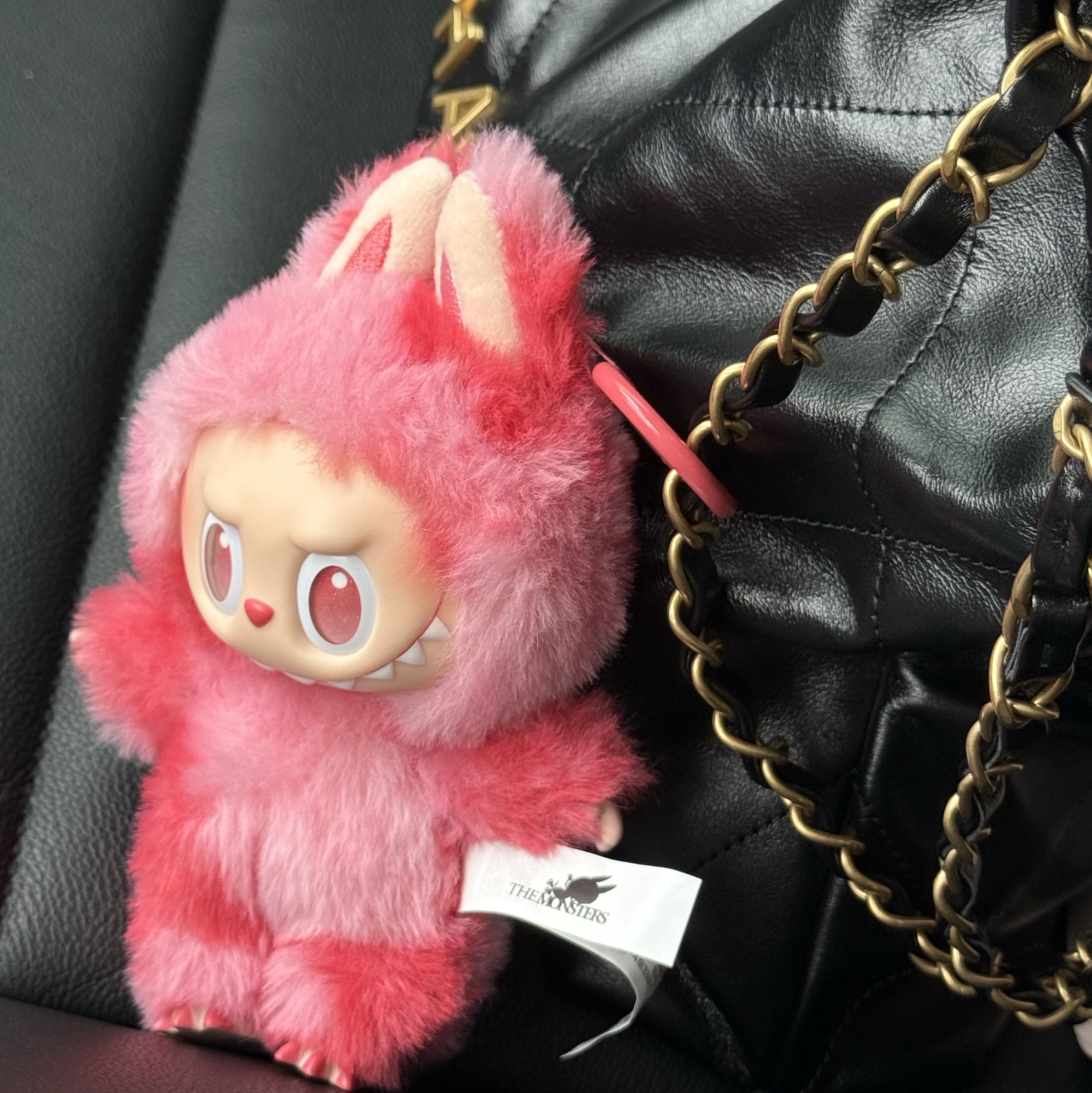 Pop Mart Labubu The Monsters Highlight Series Love Keyring (Opened Case) 착용 스타일