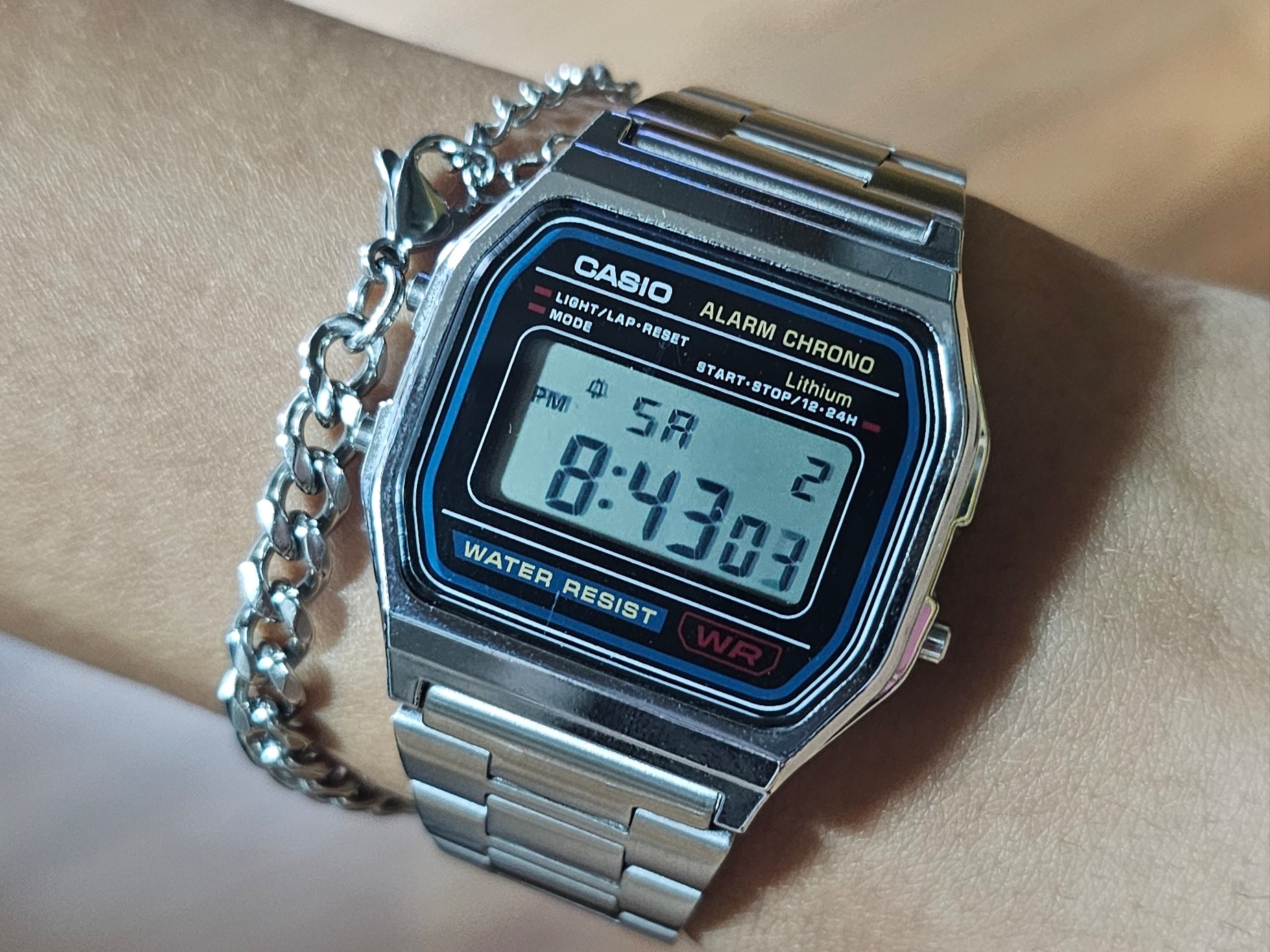 Casio A-158WA-1 착용 스타일
