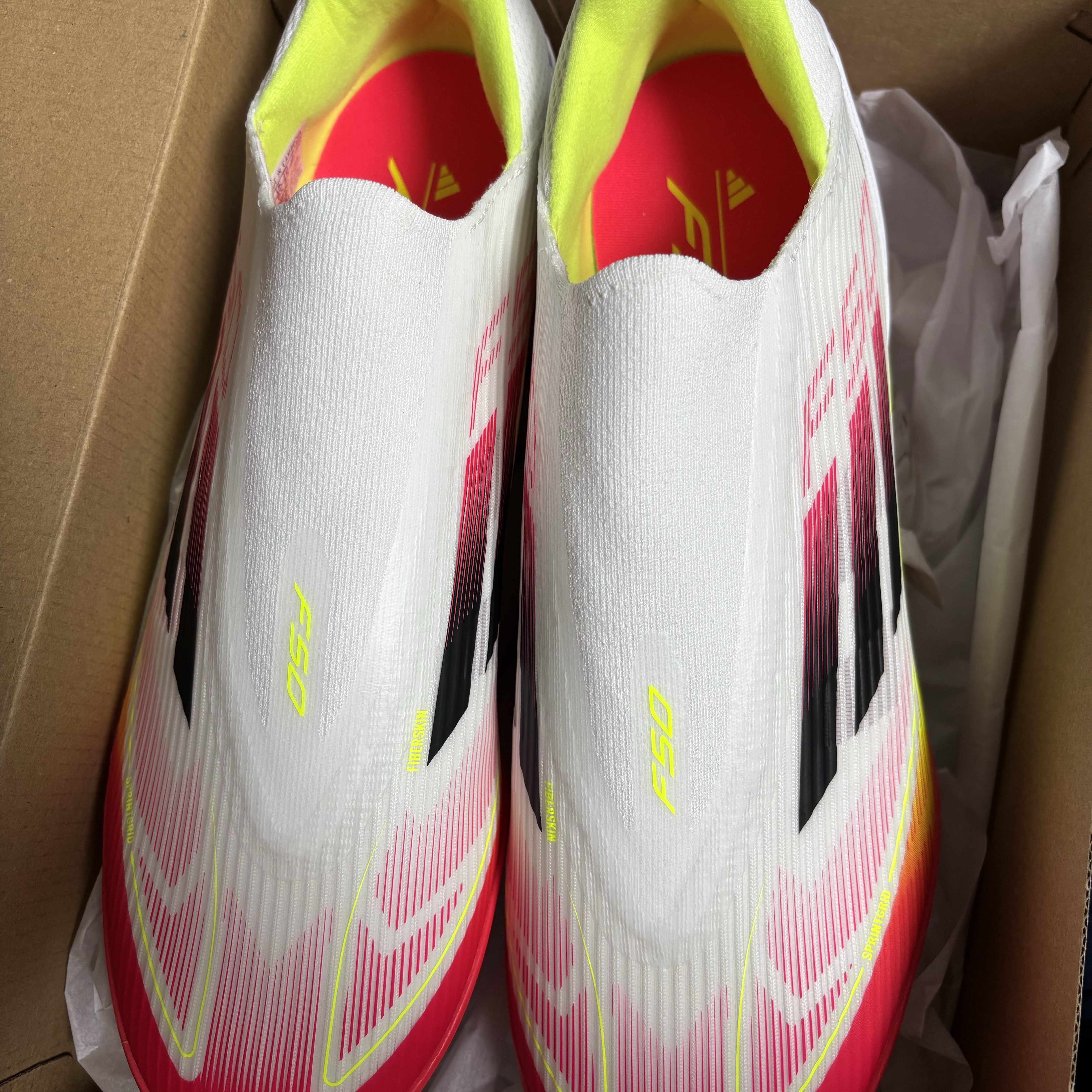 Adidas F50 League Laceless TF Cloud White Core Black 착용 스타일