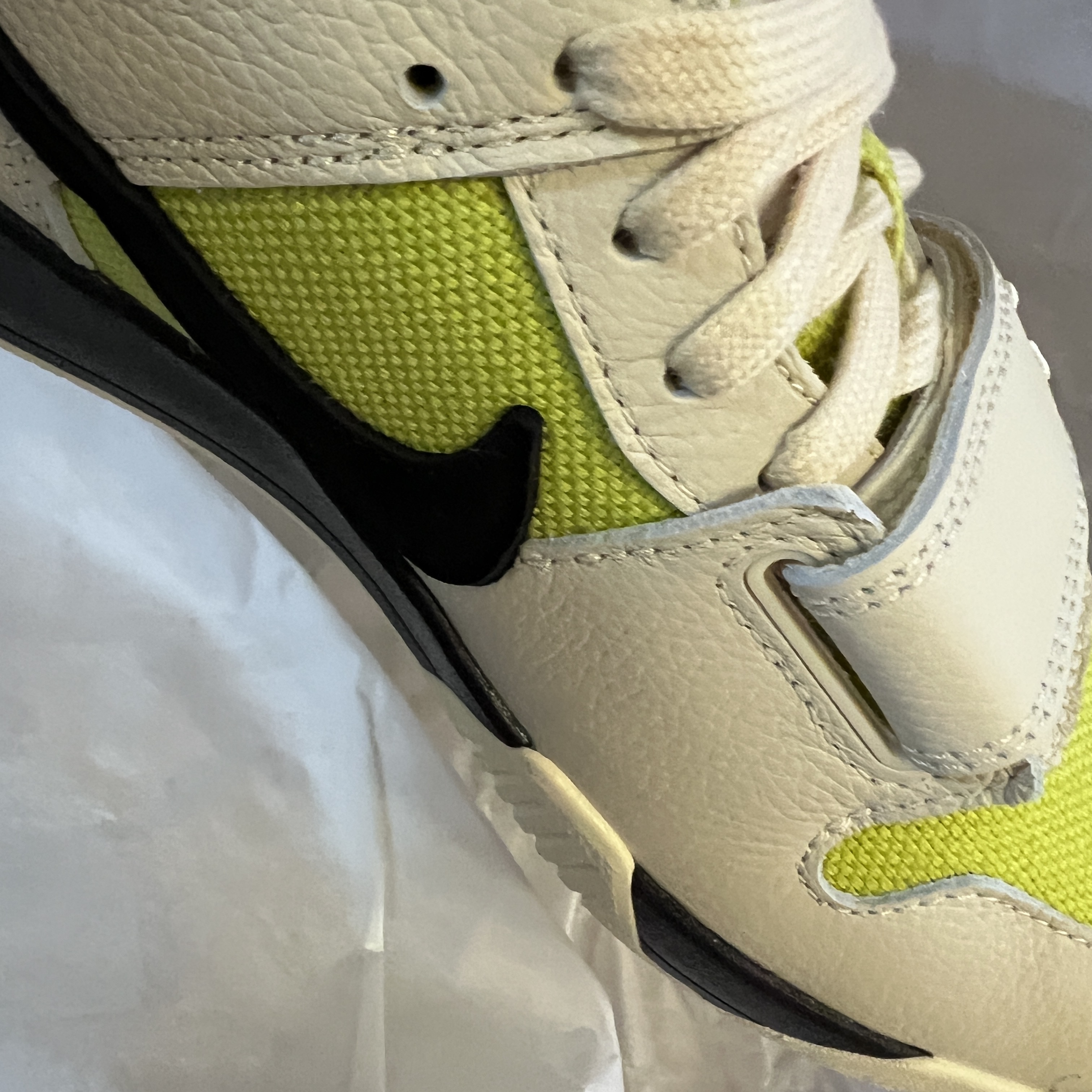 Jordan x Travis Scott Jumpman Jack TR Bright Cactus 착용 스타일