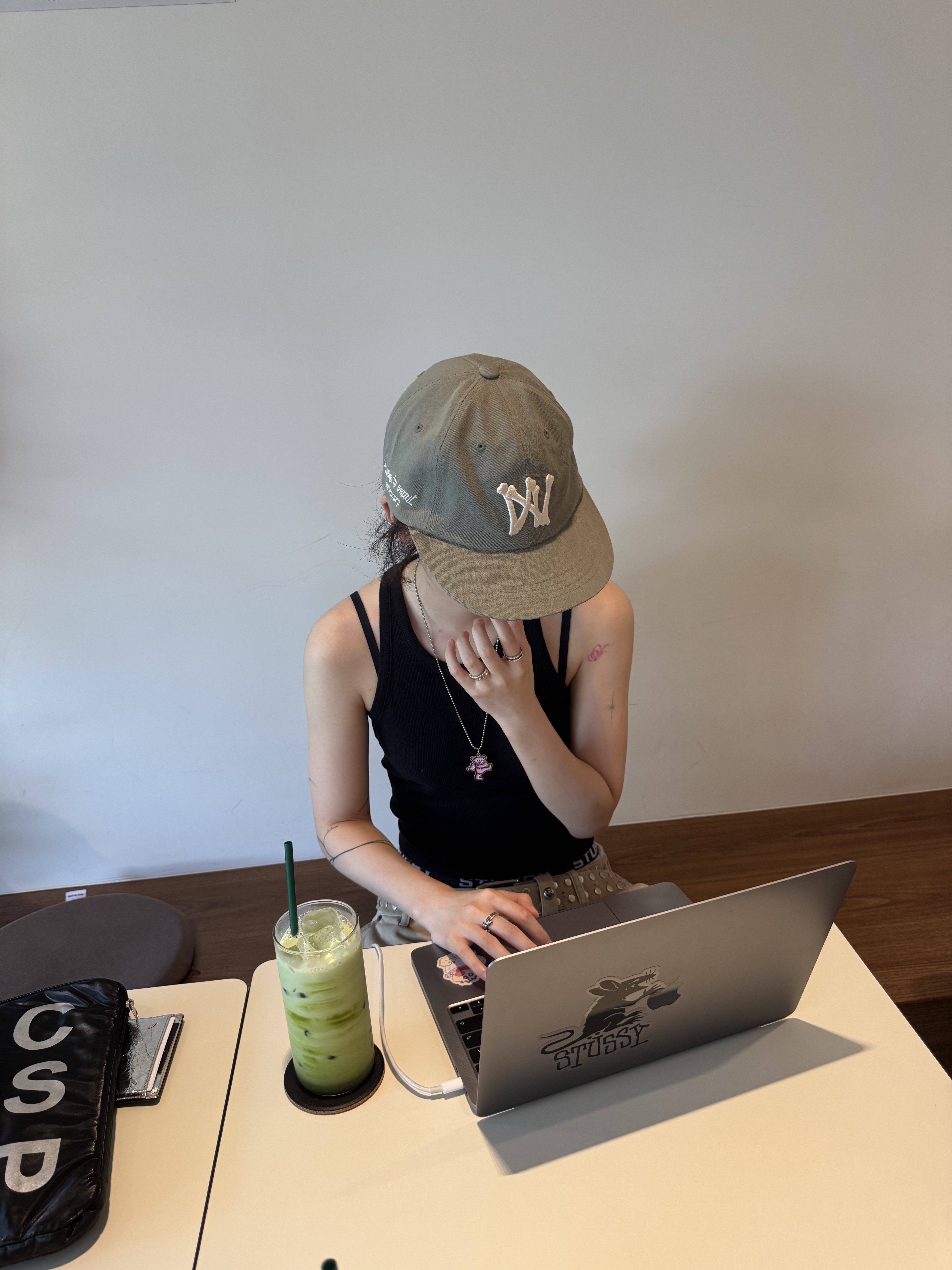 Aoiro 6-Panel Bone A/N Cap Olive, Aoiro Low-Key Cropped S/S T-Shirt Washed Grey 착용 스타일 - 3