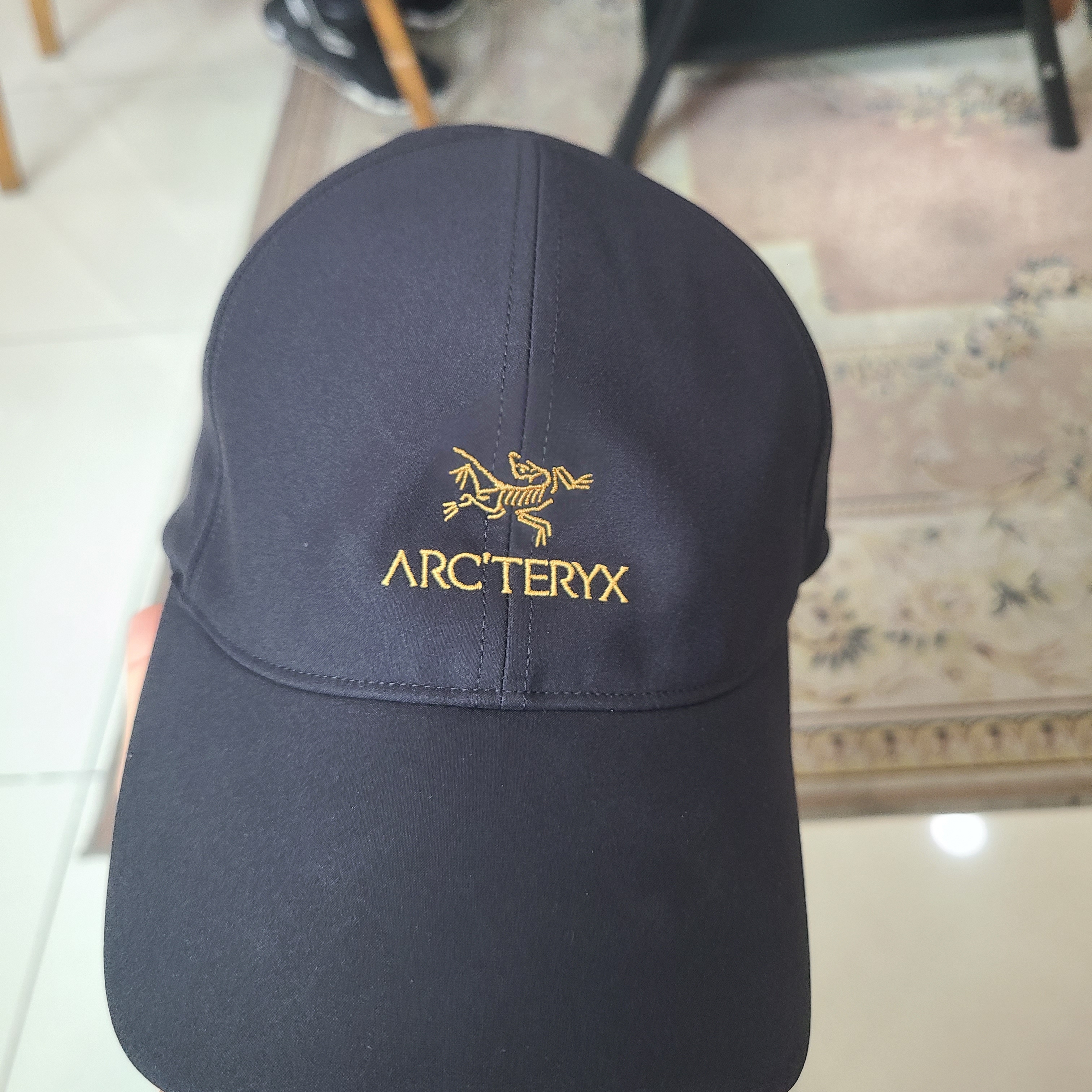 Arc'teryx Bird Word Cap 24K Black 착용 스타일