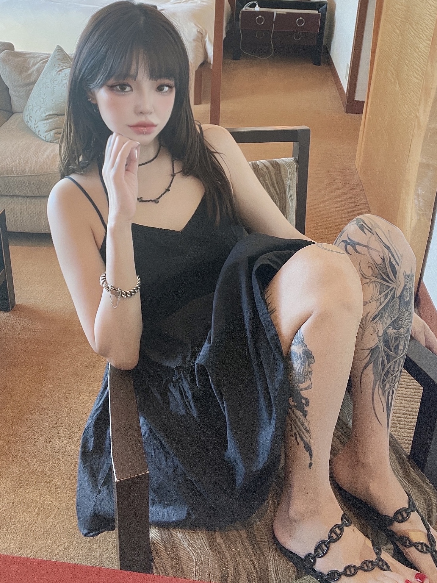 (W) Hermes Island Sandal & Noir 착용 스타일