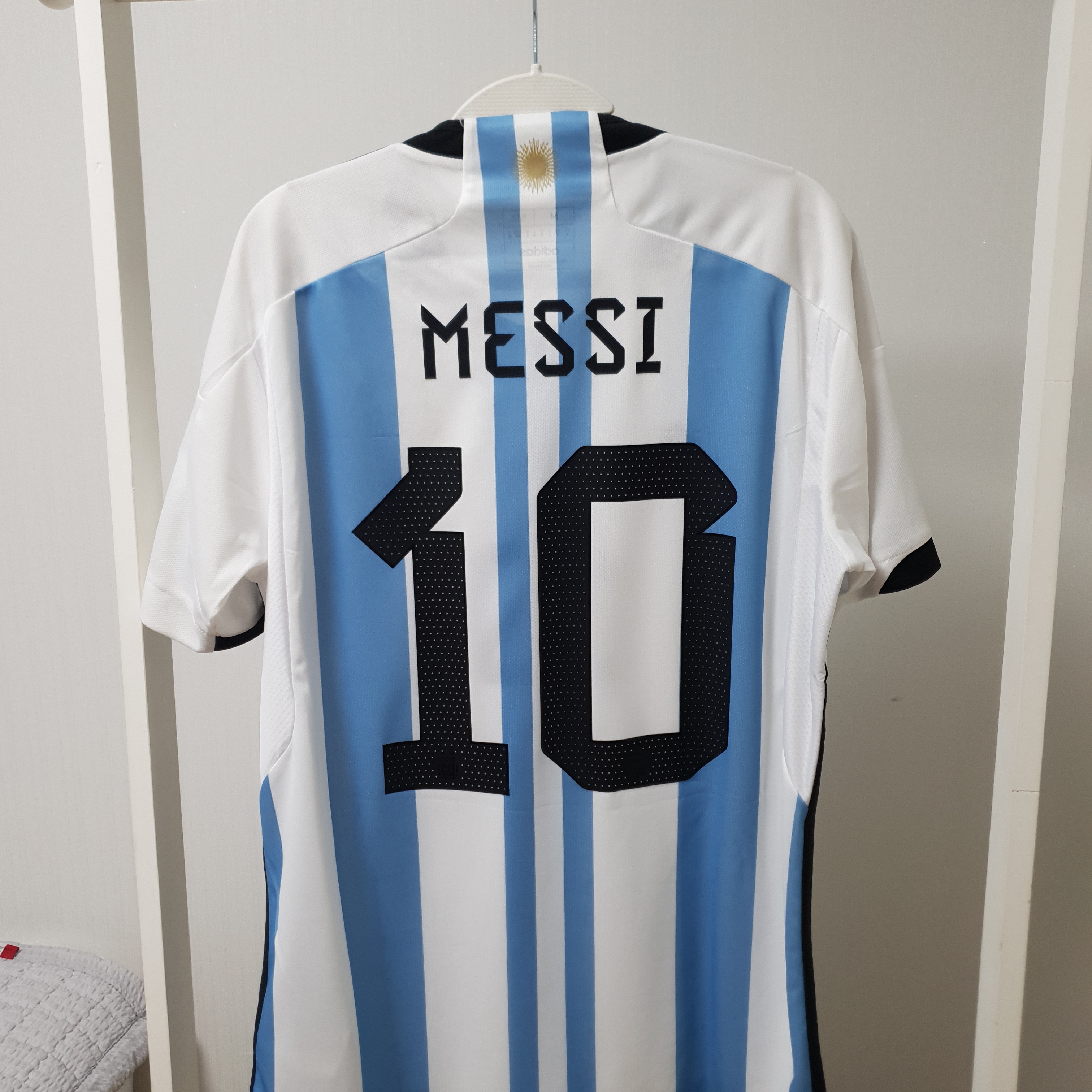 Adidas Argentina Home Jersey 2022 White Light Blue - US Sizing (Non Marking Ver.) 착용 스타일 - 2