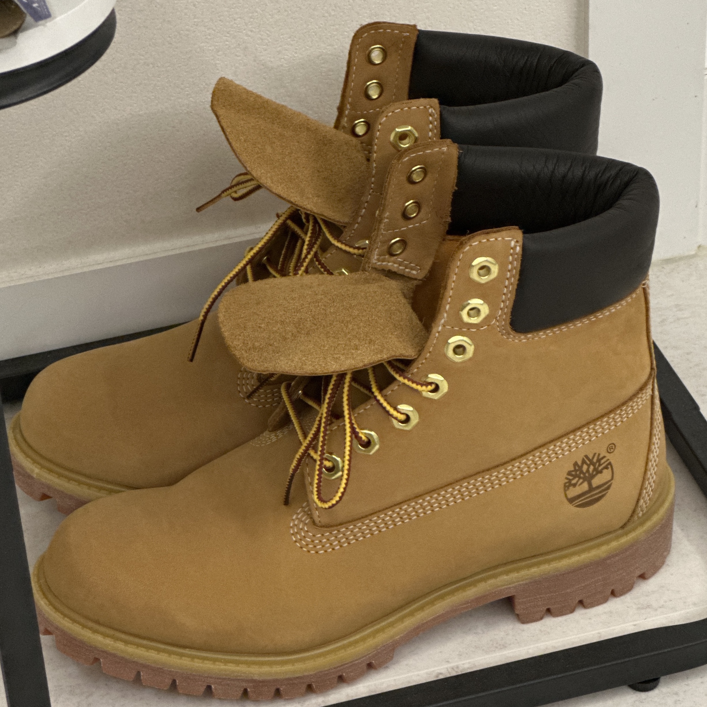 Timberland Premium 6 inch Waterproof Boot Wheat Nubuck - Wide 착용 스타일