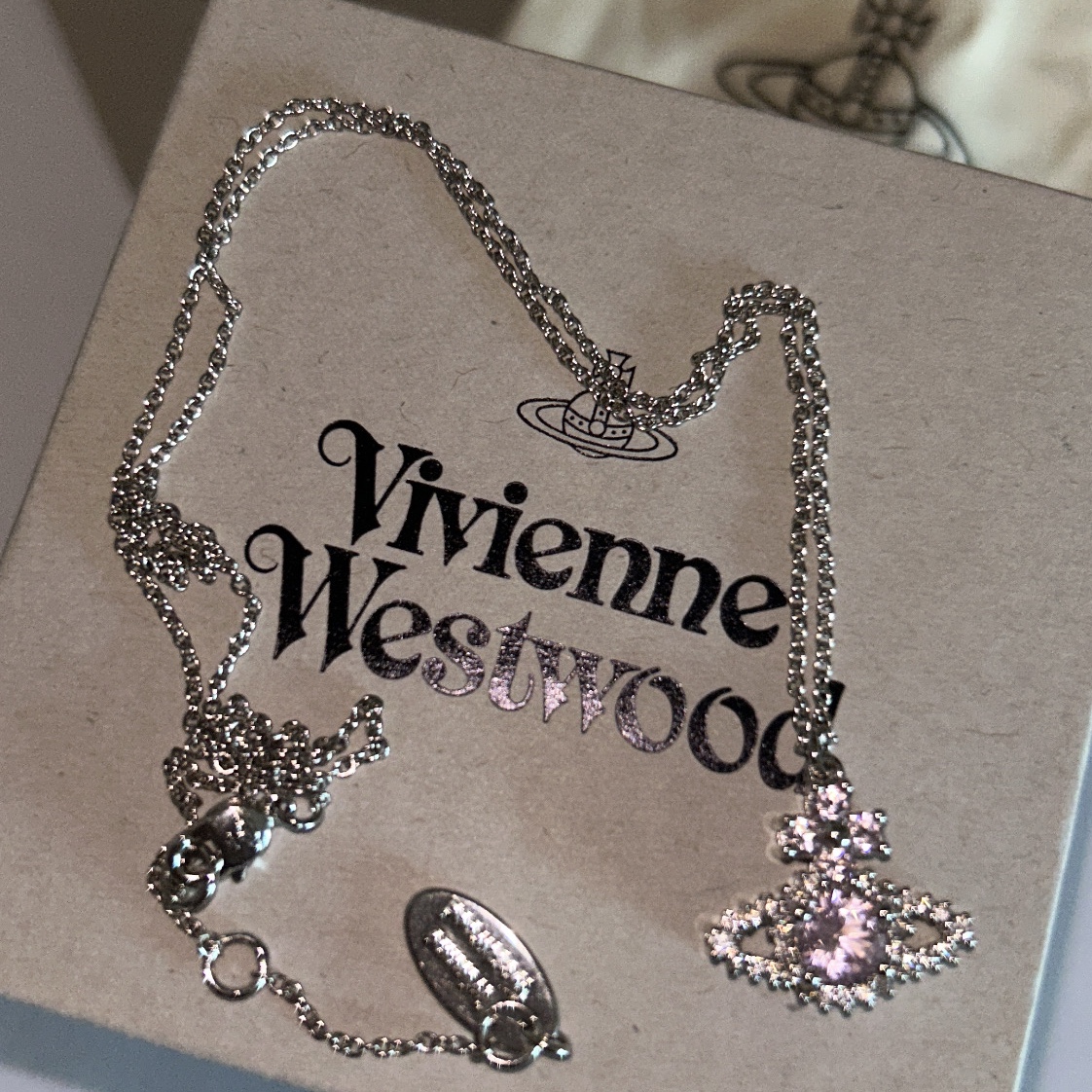 (W) Vivienne Westwood Valentina Orb Necklace Silver 착용 스타일