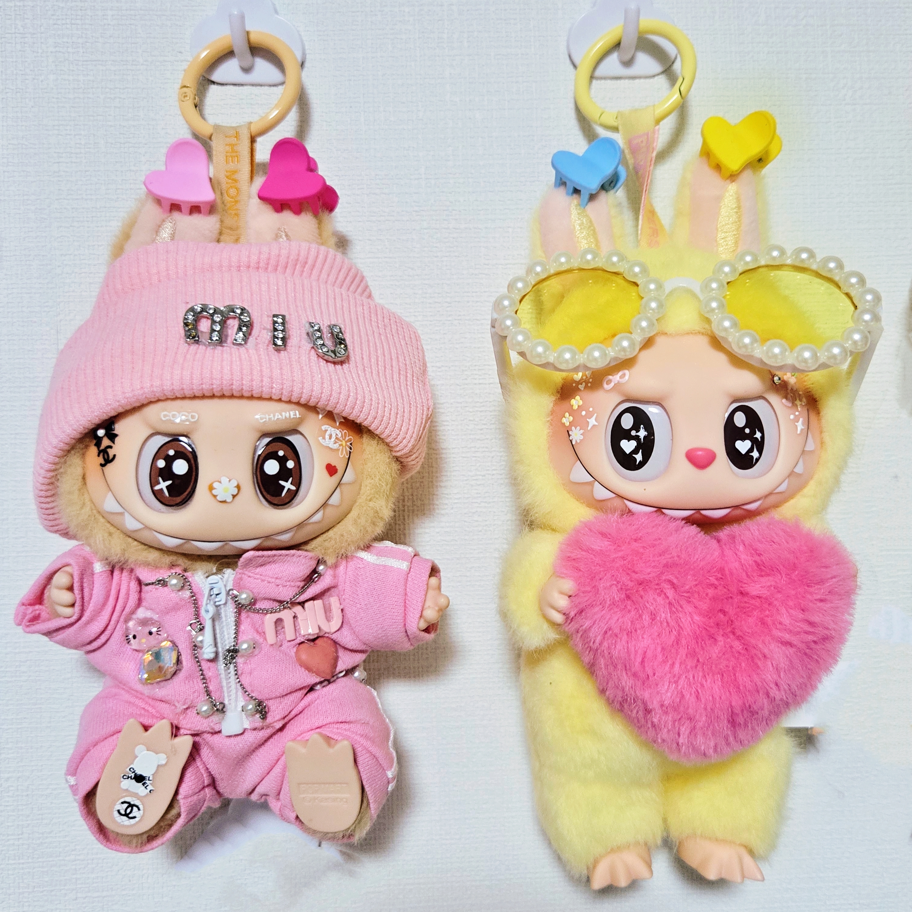 Pop Mart Labubu Let's Play Together Doll Series Sealed Case (1 Blind Box), Pop Mart The Monsters Checkmate Series Plush Keyring 착용 스타일